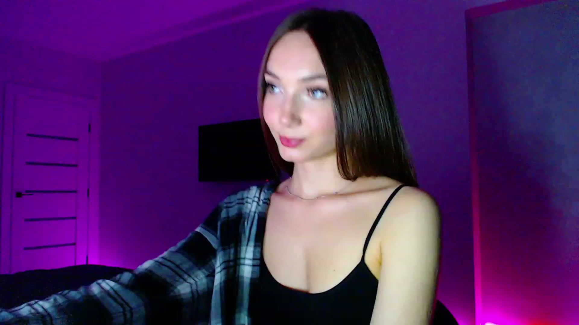 Gallery image thumbnail from Browncat04's myfreecams stream on, 07/06/2023, 17:43 image 15 of 20