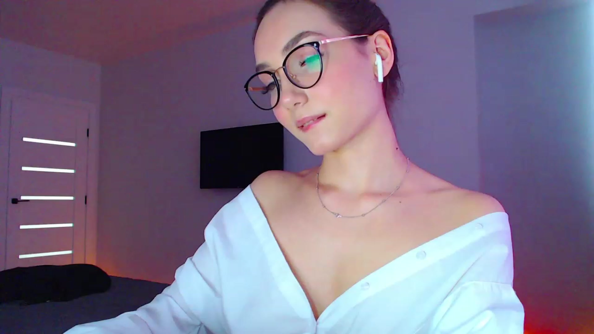Gallery image thumbnail from Browncat04's myfreecams stream on, 07/12/2023, 14:00 image 15 of 20