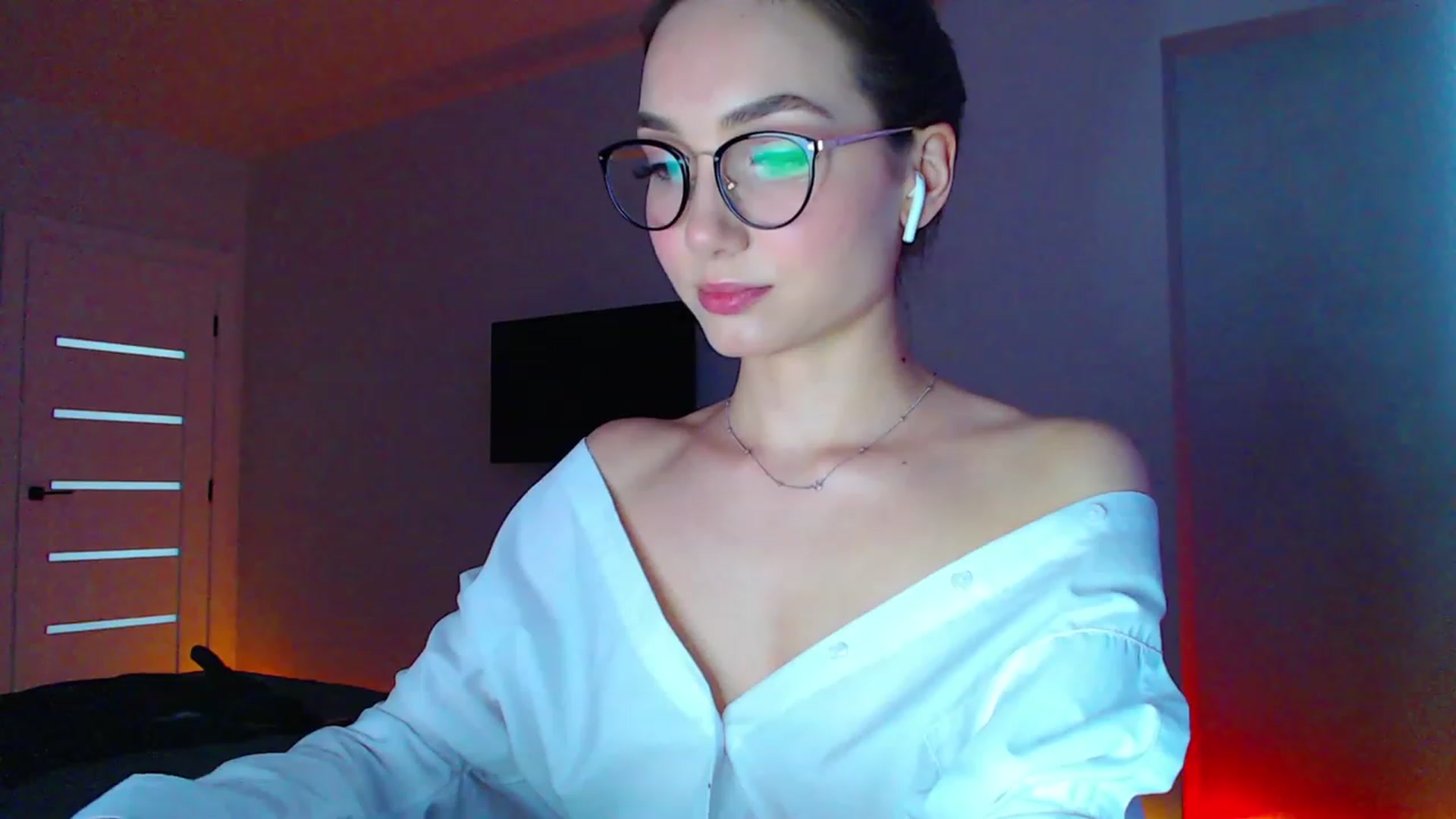 Gallery image thumbnail from Browncat04's myfreecams stream on, 07/12/2023, 14:00 image 10 of 20