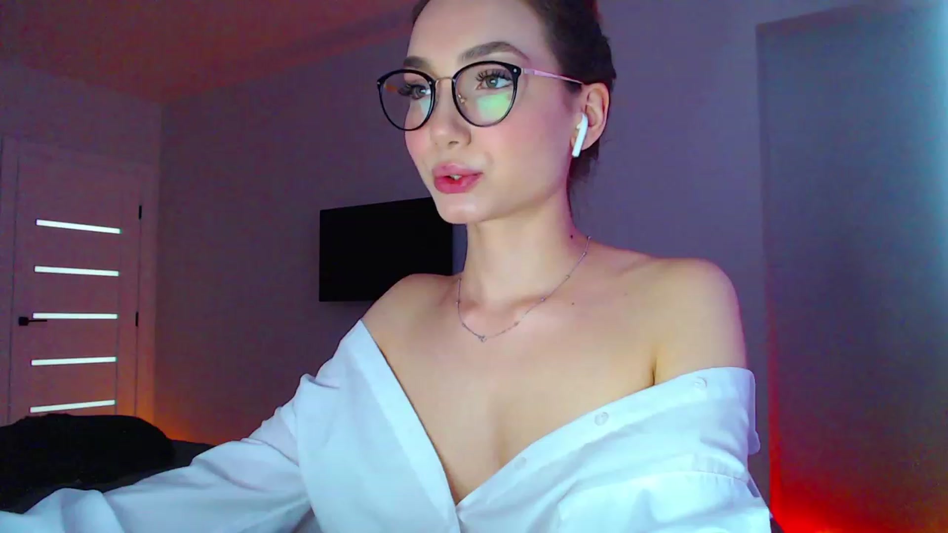 Gallery image thumbnail from Browncat04's myfreecams stream on, 07/12/2023, 14:00 image 14 of 20