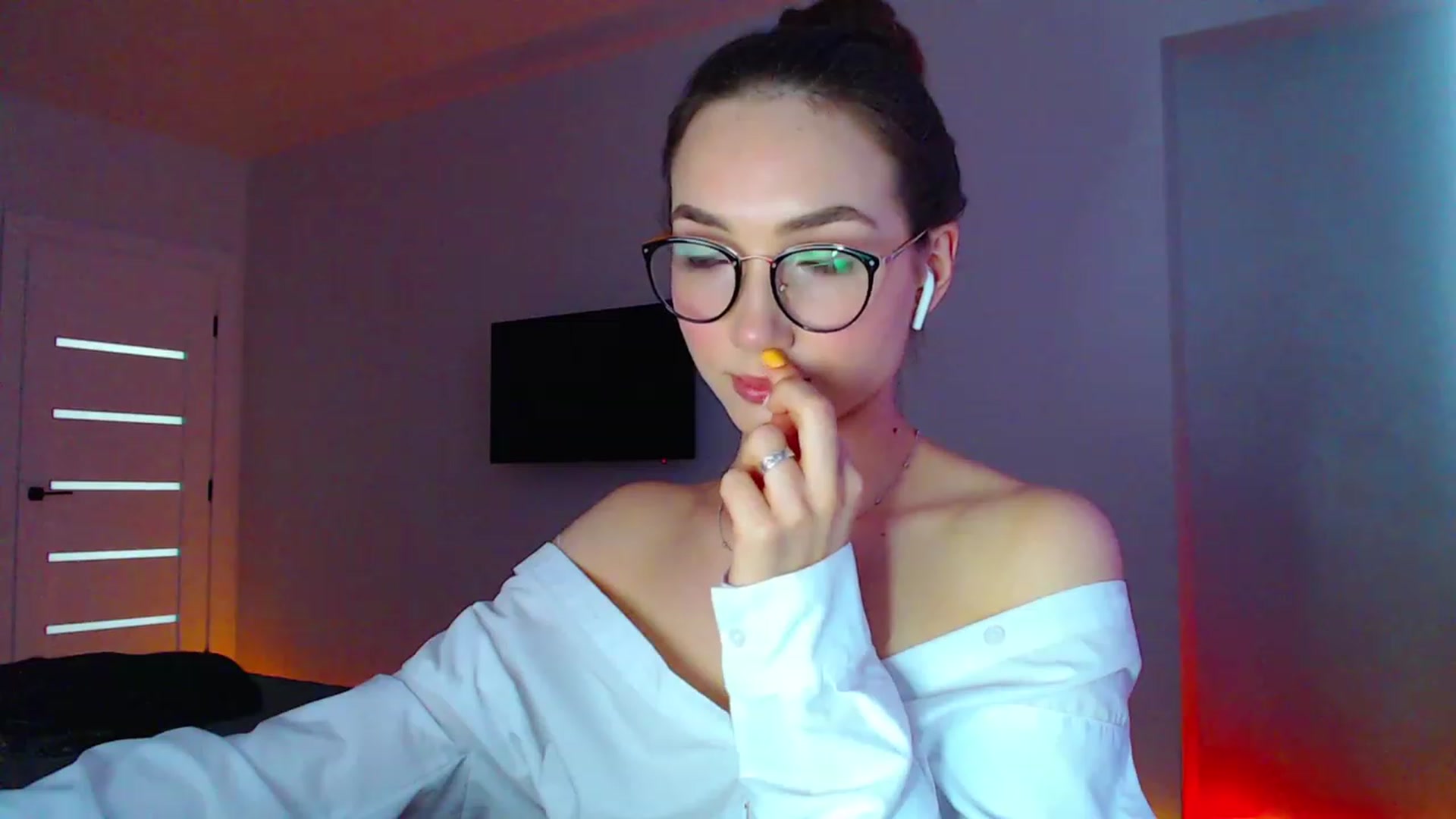 Gallery image thumbnail from Browncat04's myfreecams stream on, 07/12/2023, 14:00 image 20 of 20
