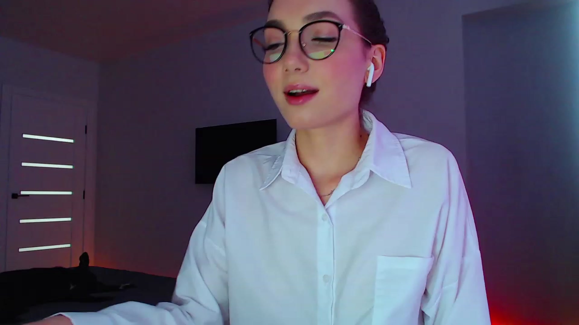 Gallery image thumbnail from Browncat04's myfreecams stream on, 07/12/2023, 14:00 image 3 of 20