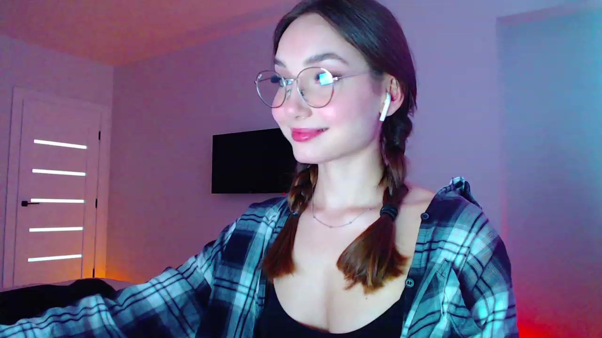 Gallery image thumbnail from Browncat04's myfreecams stream on, 07/17/2023, 15:23 image 1 of 20