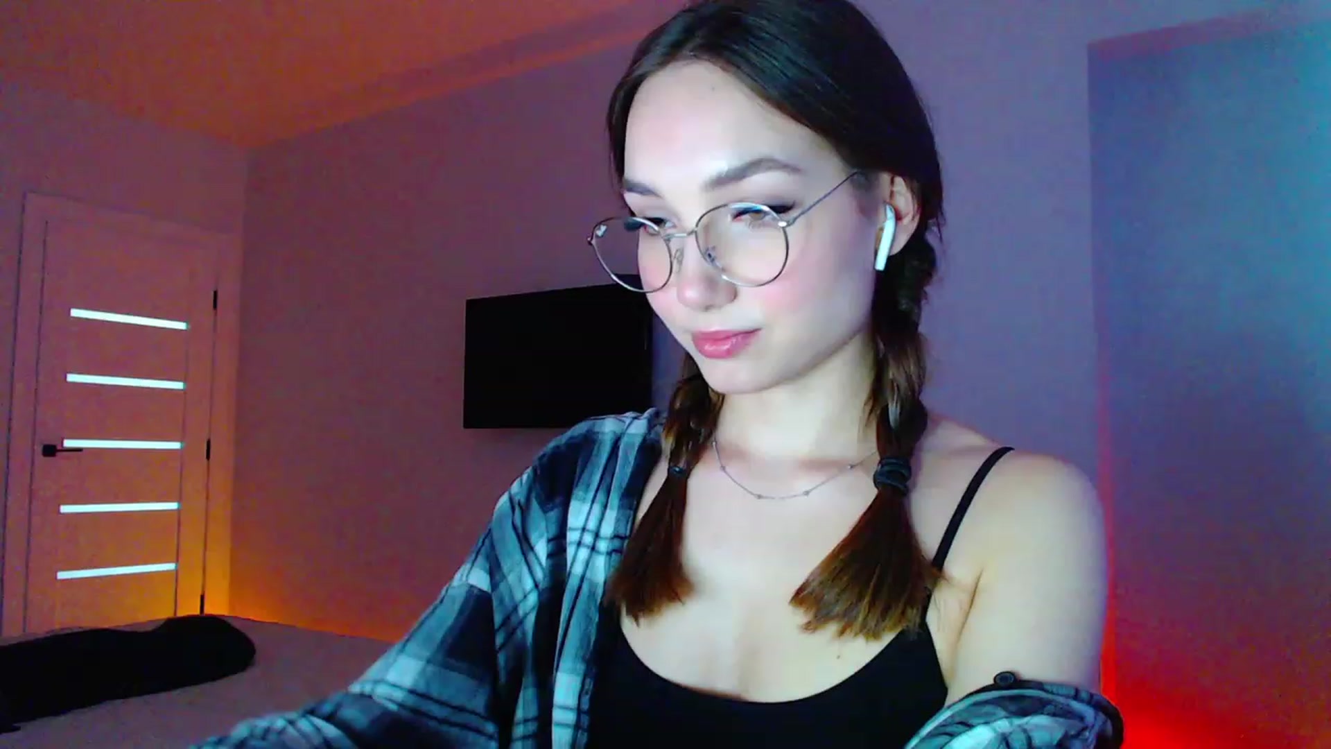 Gallery image thumbnail from Browncat04's myfreecams stream on, 07/17/2023, 15:23 image 11 of 20