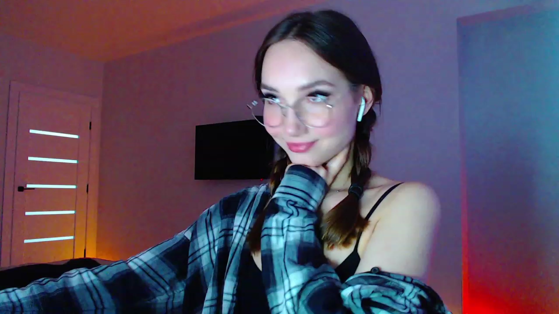 Gallery image thumbnail from Browncat04's myfreecams stream on, 07/17/2023, 15:23 image 9 of 20