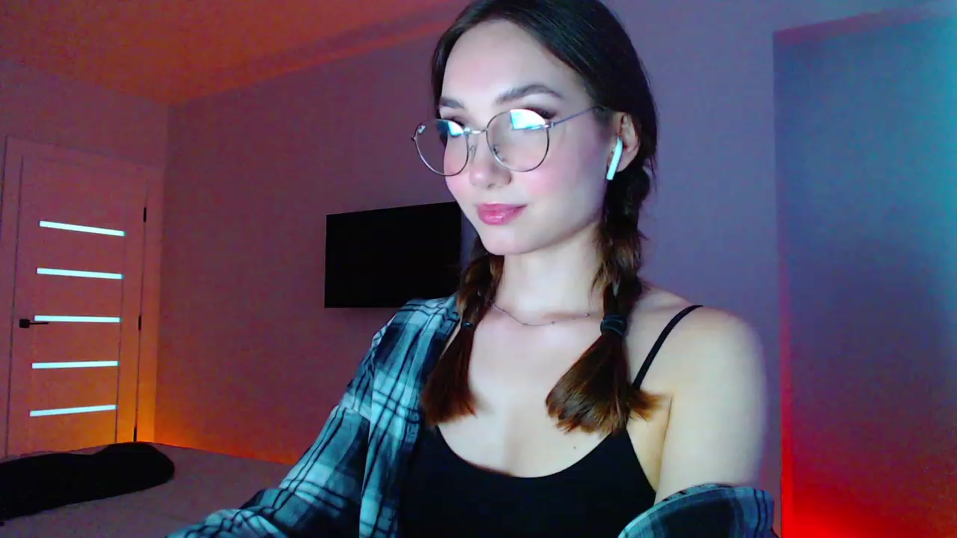 Gallery image thumbnail from Browncat04's myfreecams stream on, 07/17/2023, 15:23 image 17 of 20