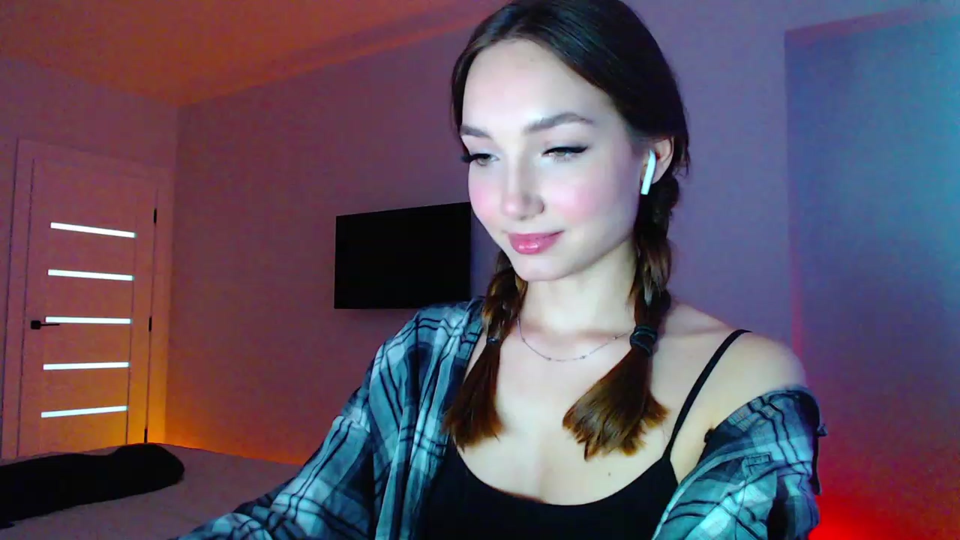 Gallery image thumbnail from Browncat04's myfreecams stream on, 07/17/2023, 15:23 image 6 of 20
