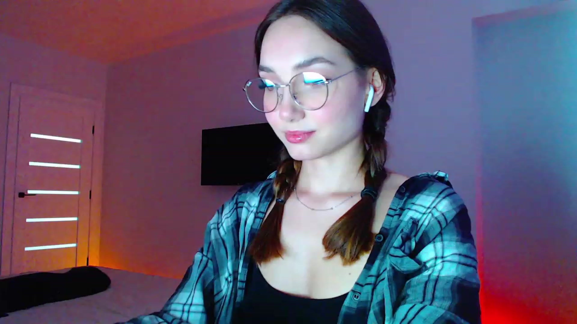 Gallery image thumbnail from Browncat04's myfreecams stream on, 07/17/2023, 15:23 image 4 of 20