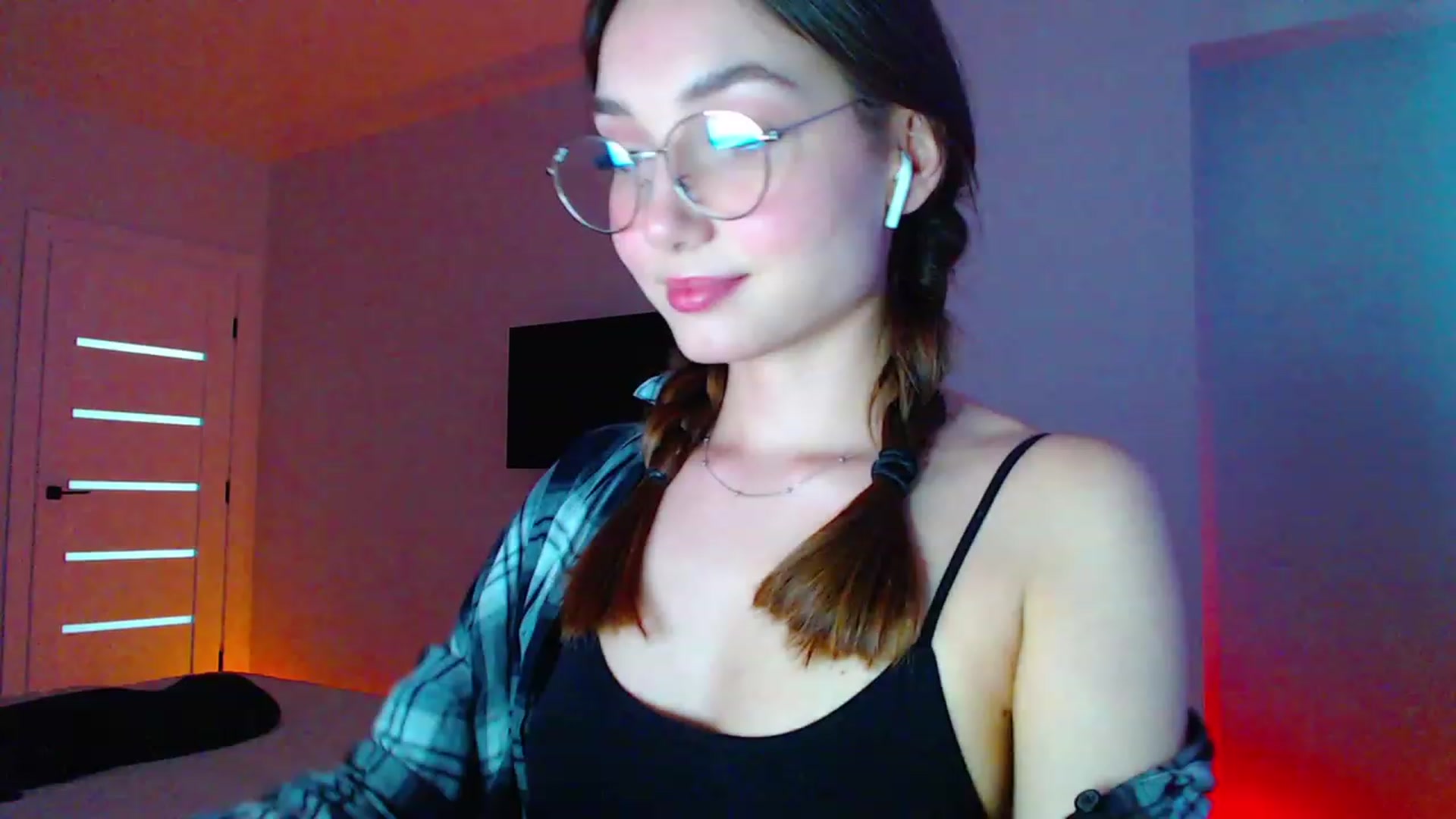 Gallery image thumbnail from Browncat04's myfreecams stream on, 07/17/2023, 15:23 image 14 of 20