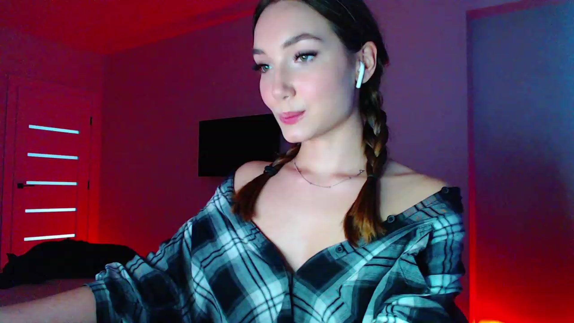 Gallery image thumbnail from Browncat04's myfreecams stream on, 07/28/2023, 16:05 image 10 of 20