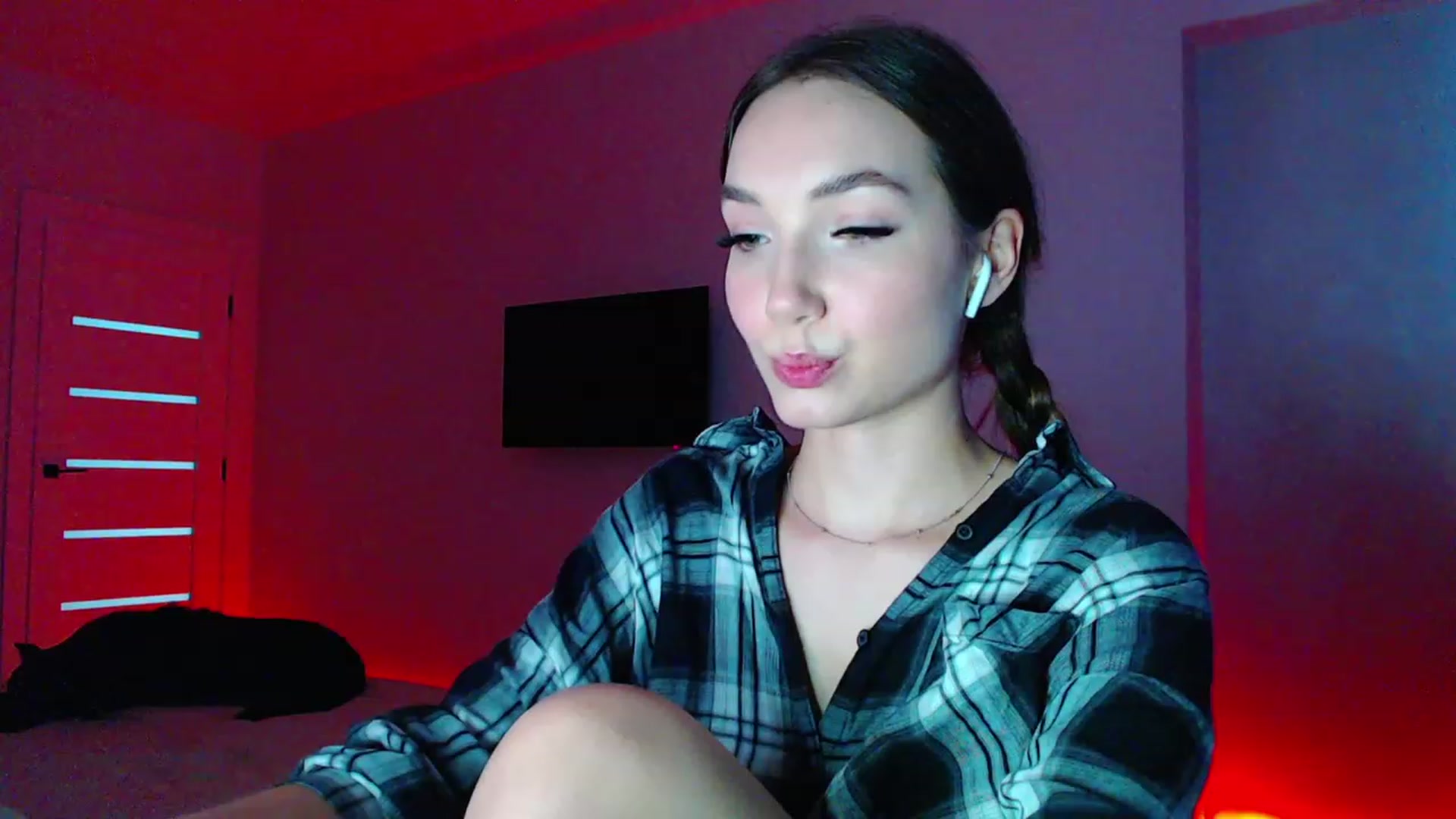 Gallery image thumbnail from Browncat04's myfreecams stream on, 07/28/2023, 16:05 image 16 of 20