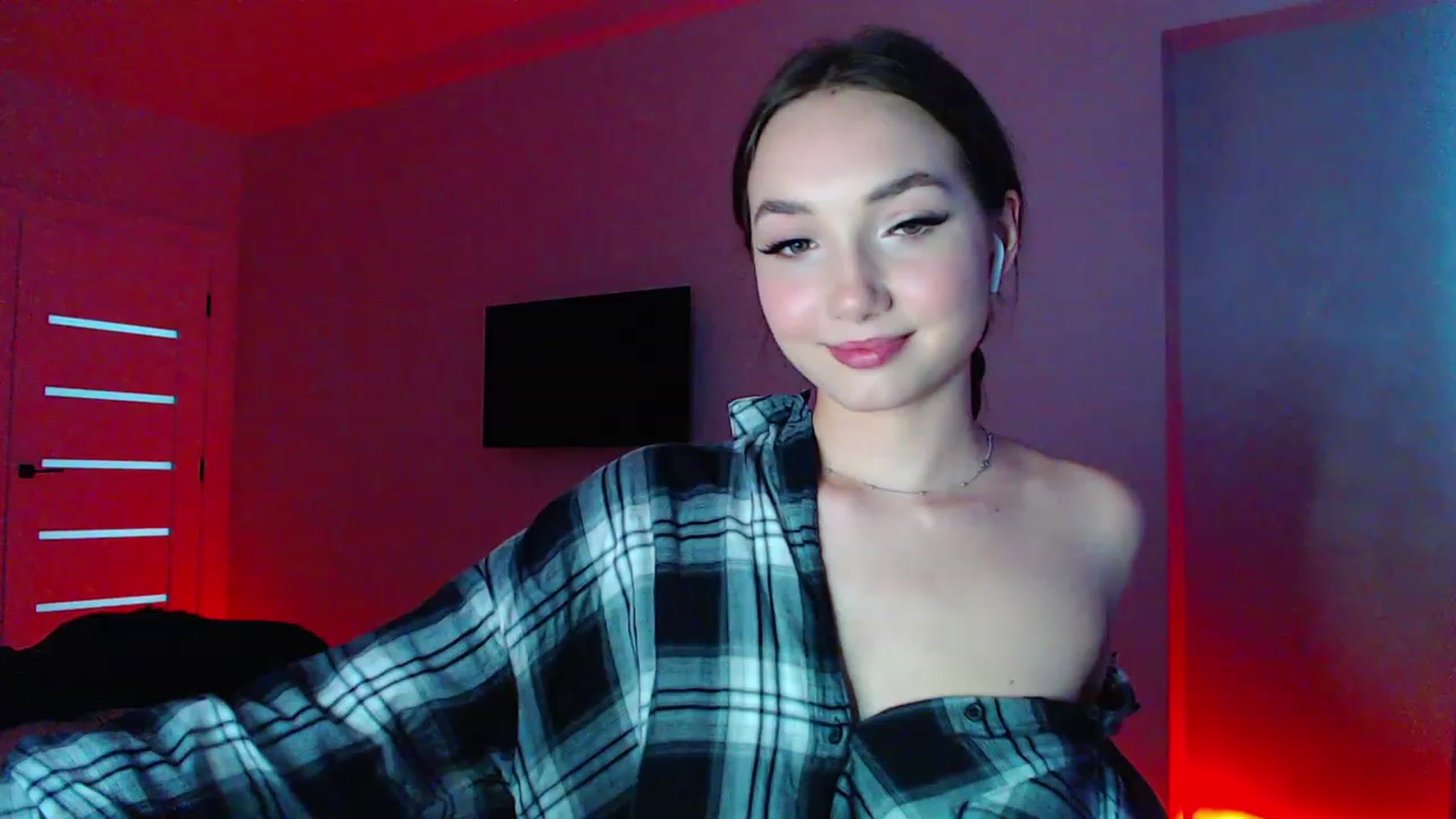 Gallery image thumbnail from Browncat04's myfreecams stream on, 07/28/2023, 16:05 image 20 of 20