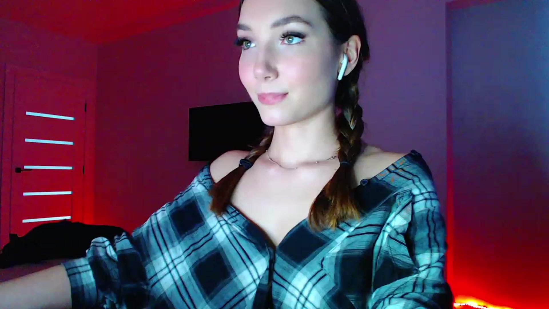 Gallery image thumbnail from Browncat04's myfreecams stream on, 07/28/2023, 16:05 image 4 of 20