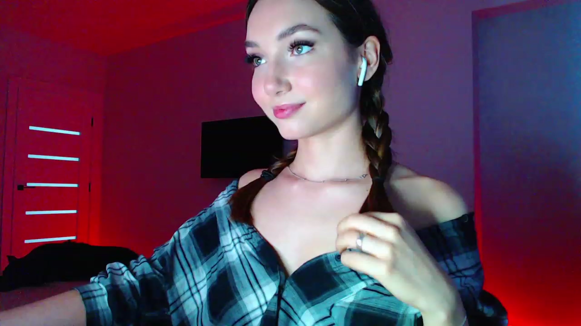 Gallery image thumbnail from Browncat04's myfreecams stream on, 07/28/2023, 16:05 image 8 of 20