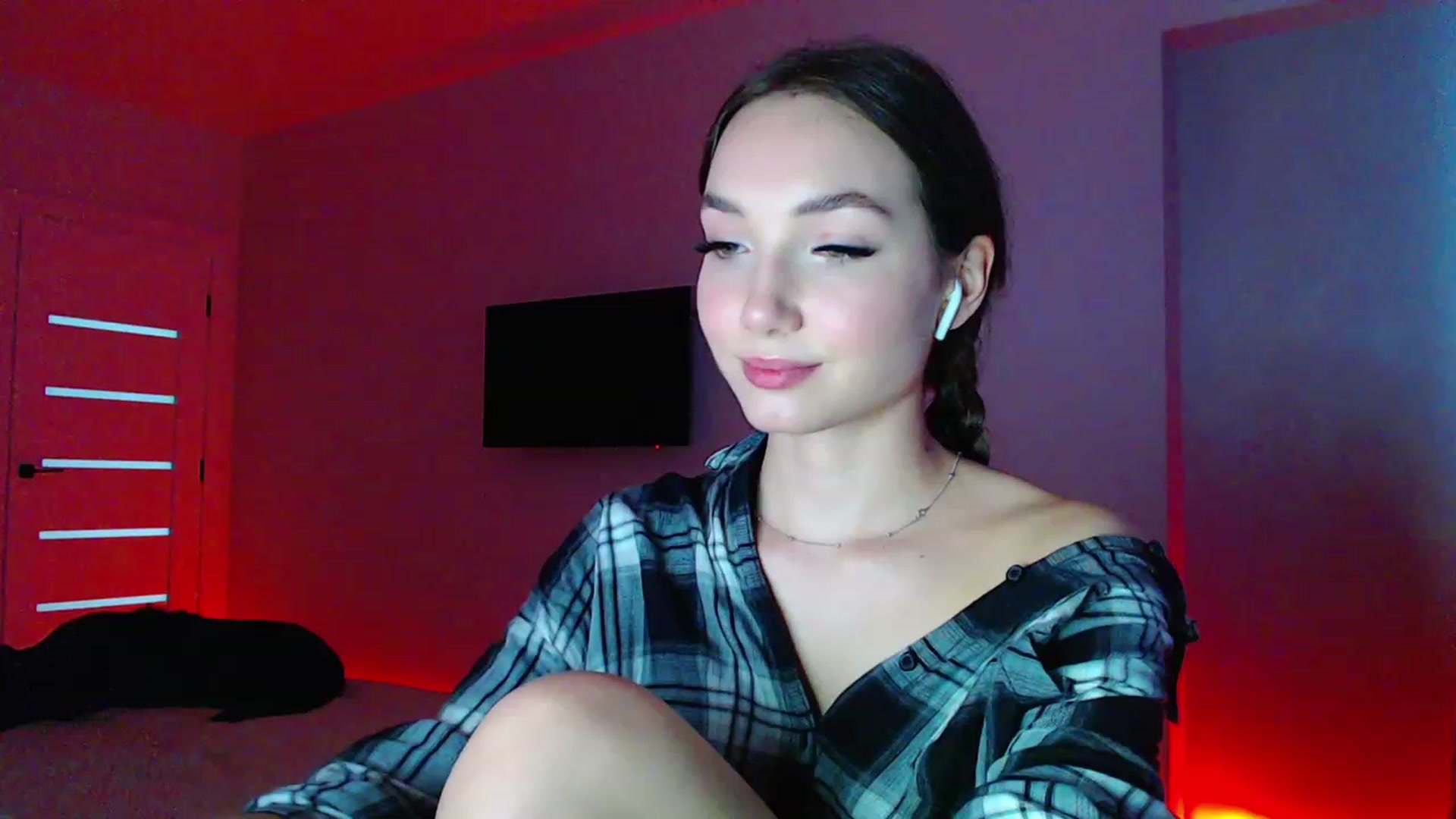 Gallery image thumbnail from Browncat04's myfreecams stream on, 07/28/2023, 16:05 image 18 of 20