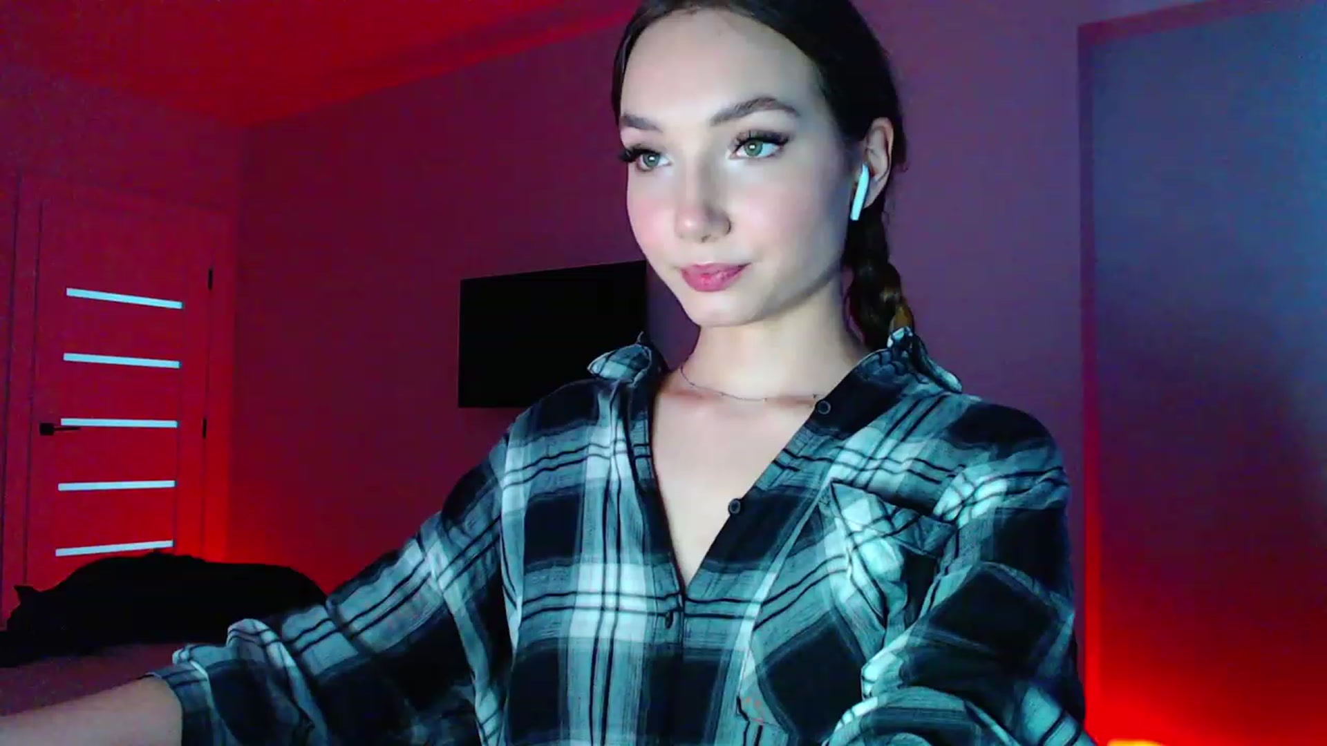 Gallery image thumbnail from Browncat04's myfreecams stream on, 07/28/2023, 16:05 image 15 of 20