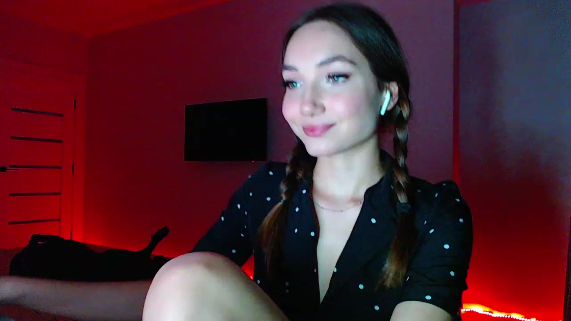 Gallery image thumbnail from Browncat04's myfreecams stream on, 07/31/2023, 18:10 image 10 of 20