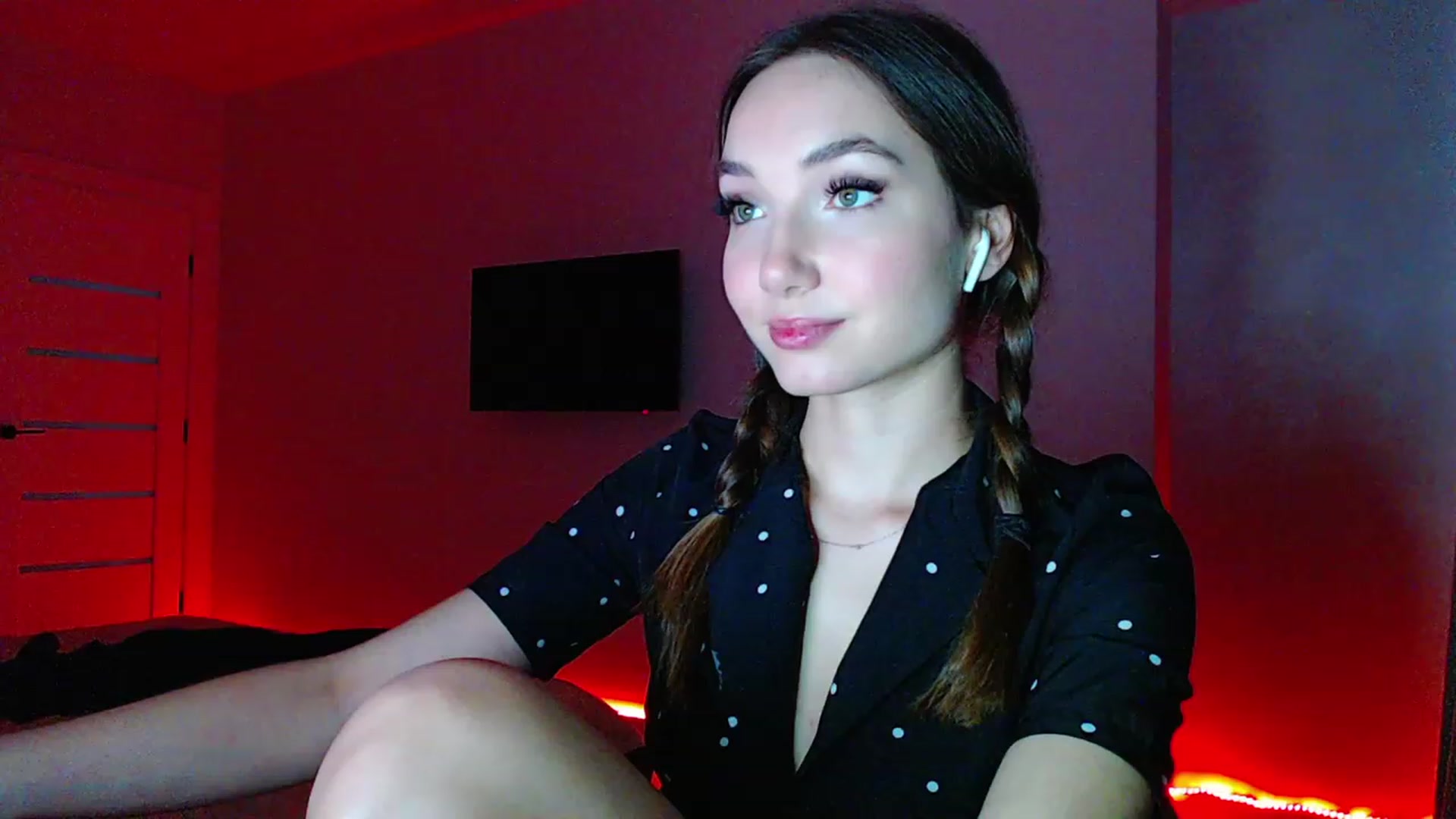 Gallery image thumbnail from Browncat04's myfreecams stream on, 07/31/2023, 18:10 image 5 of 20