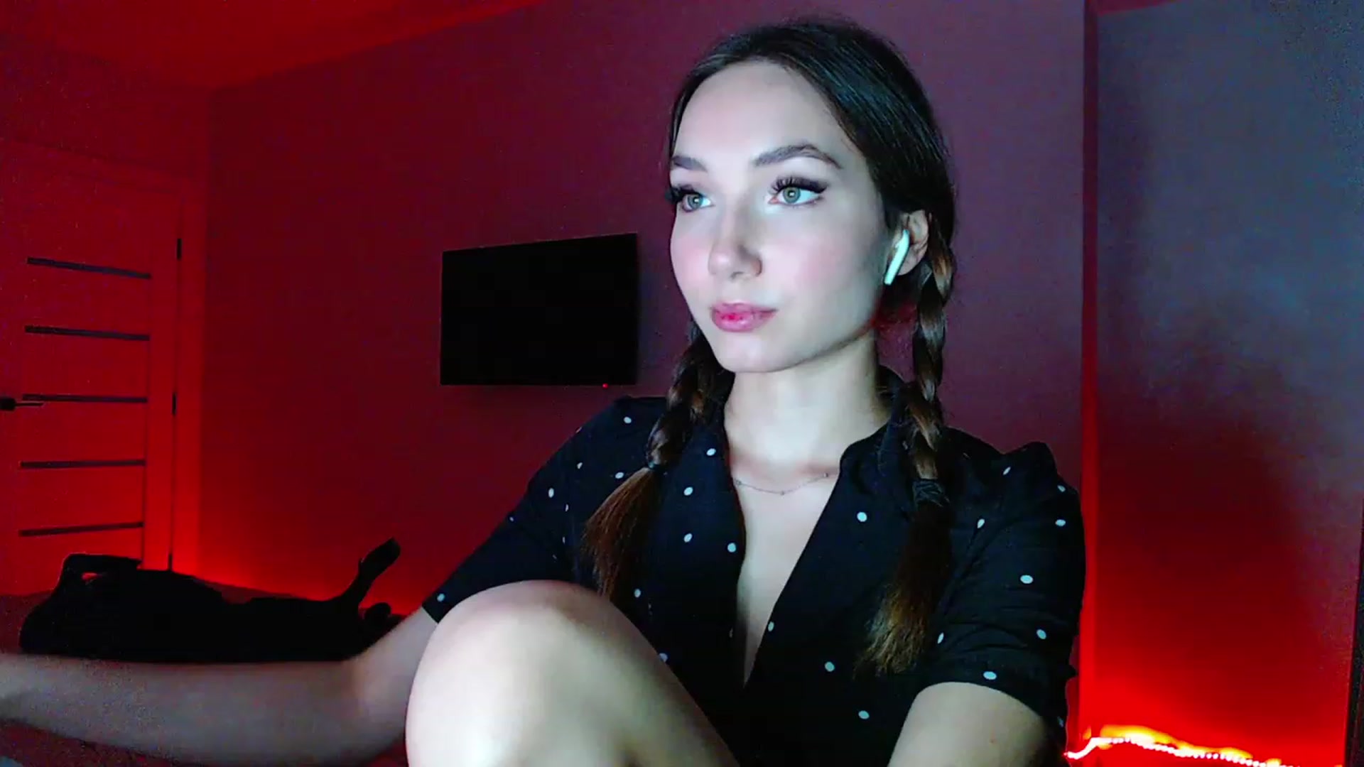 Gallery image thumbnail from Browncat04's myfreecams stream on, 07/31/2023, 18:10 image 9 of 20