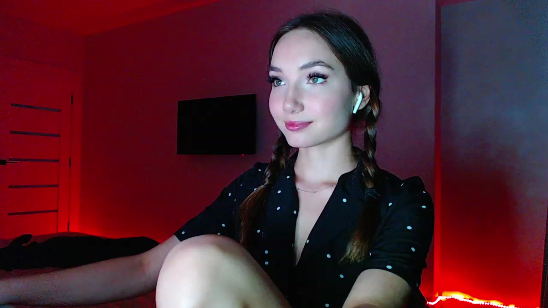 Gallery image thumbnail from Browncat04's myfreecams stream on, 07/31/2023, 18:10 image 8 of 20