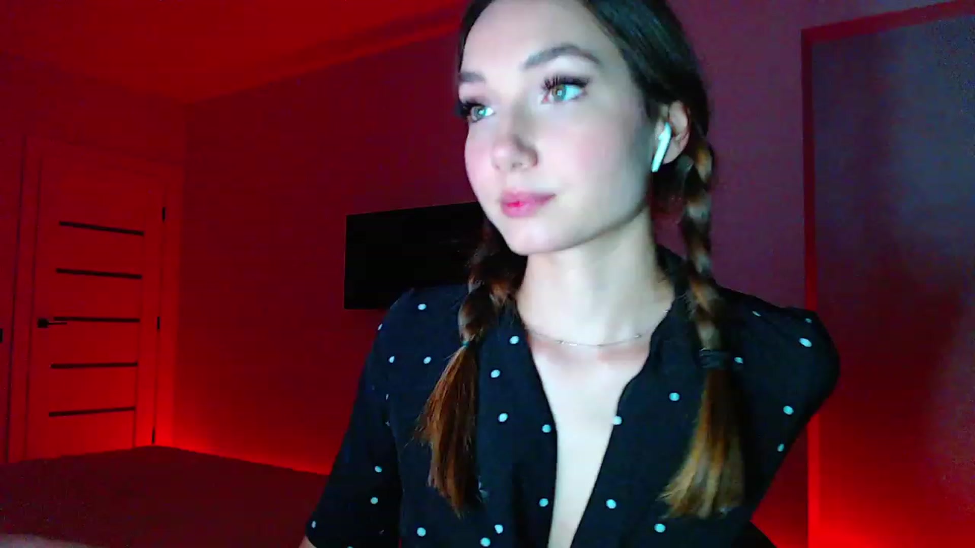 Gallery image thumbnail from Browncat04's myfreecams stream on, 07/31/2023, 18:10 image 20 of 20