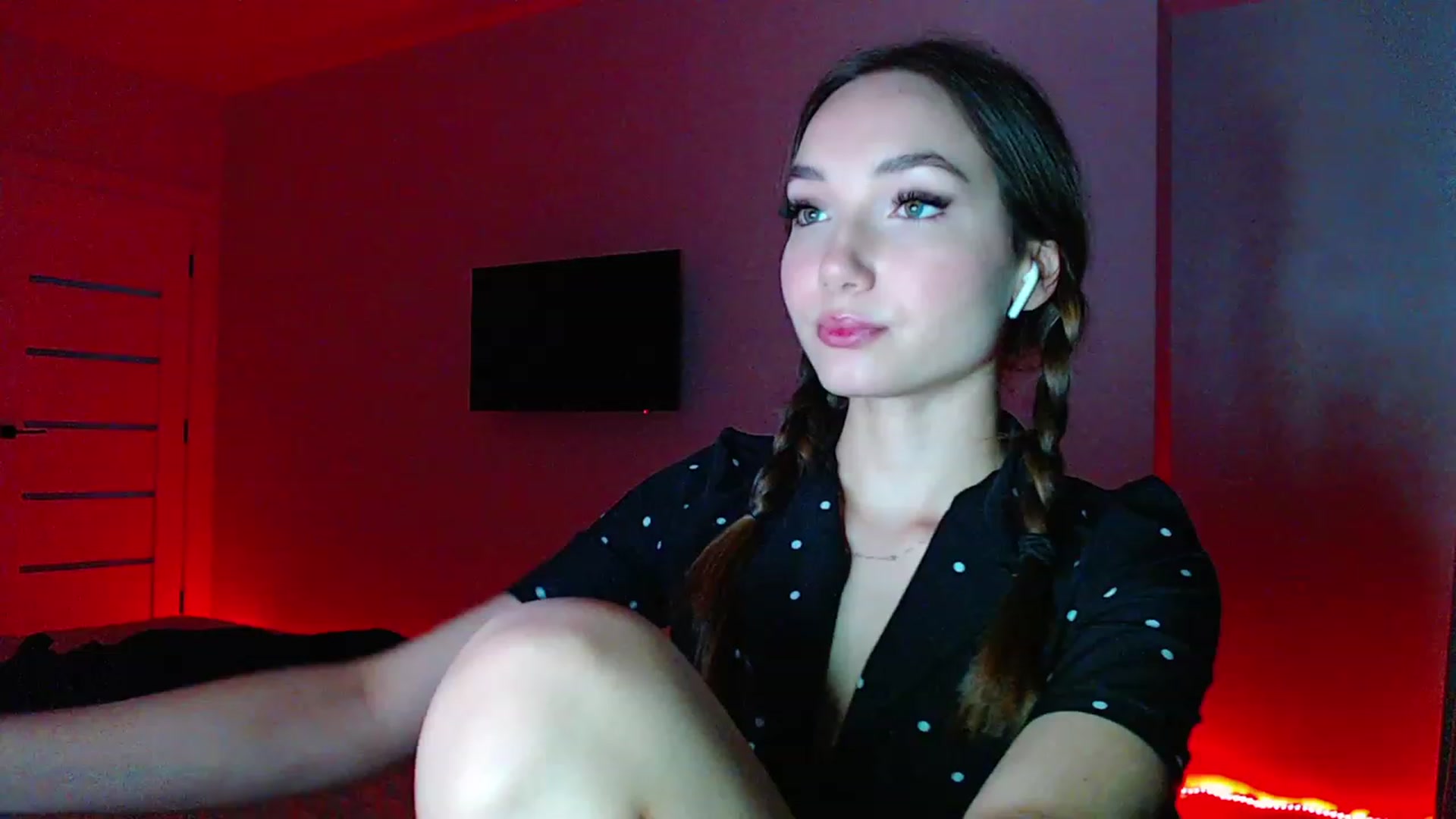 Gallery image thumbnail from Browncat04's myfreecams stream on, 07/31/2023, 18:10 image 7 of 20