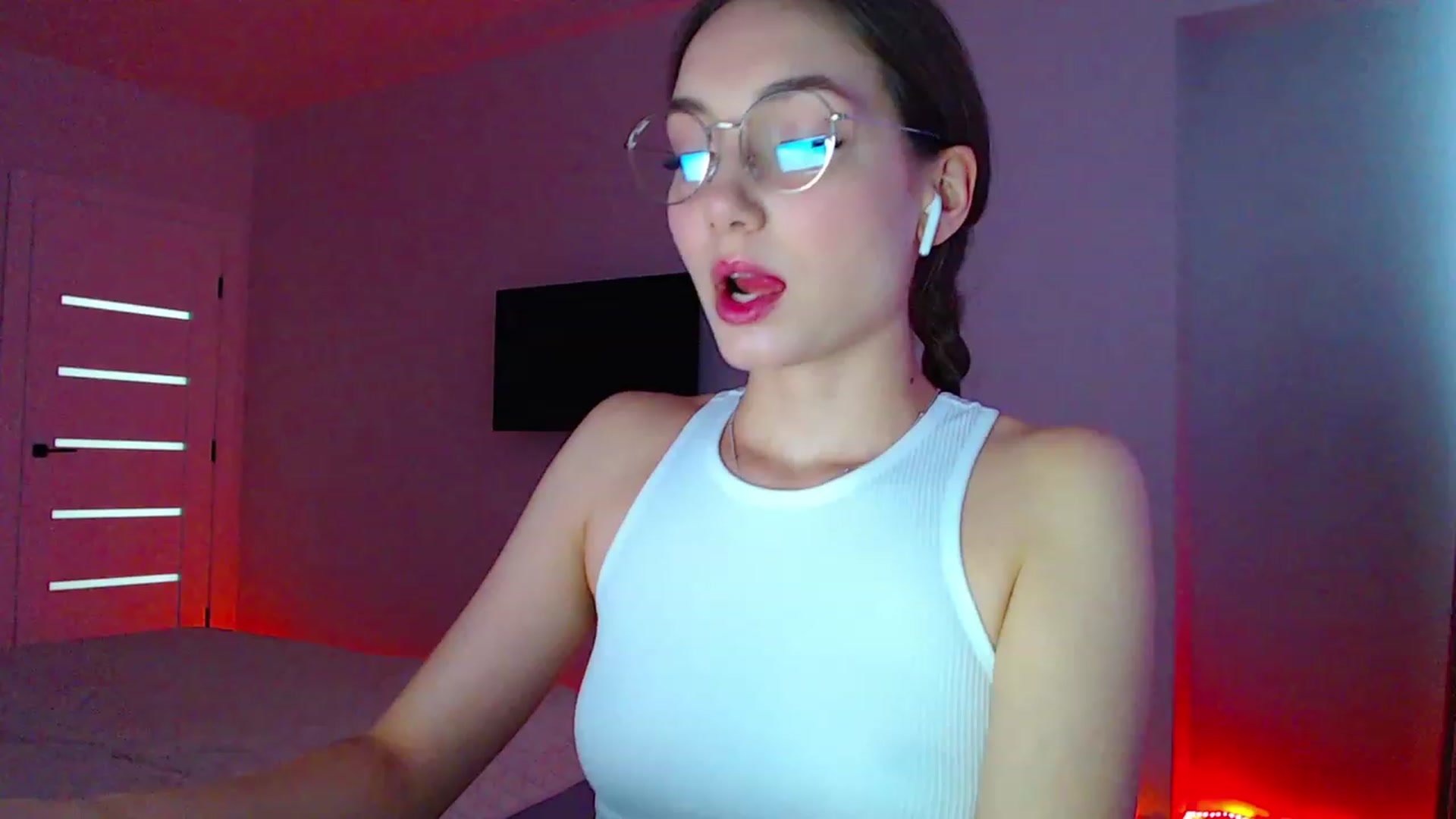 Gallery image thumbnail from Browncat04's myfreecams stream on, 08/12/2023, 14:16 image 8 of 20