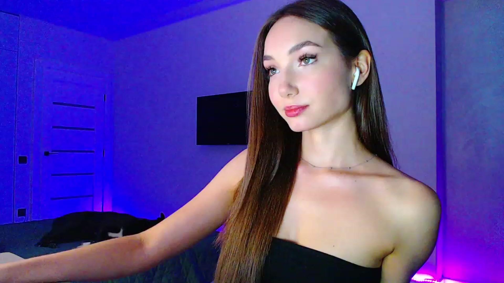 Gallery image thumbnail from Browncat04's myfreecams stream on, 08/31/2023, 15:45 image 7 of 20