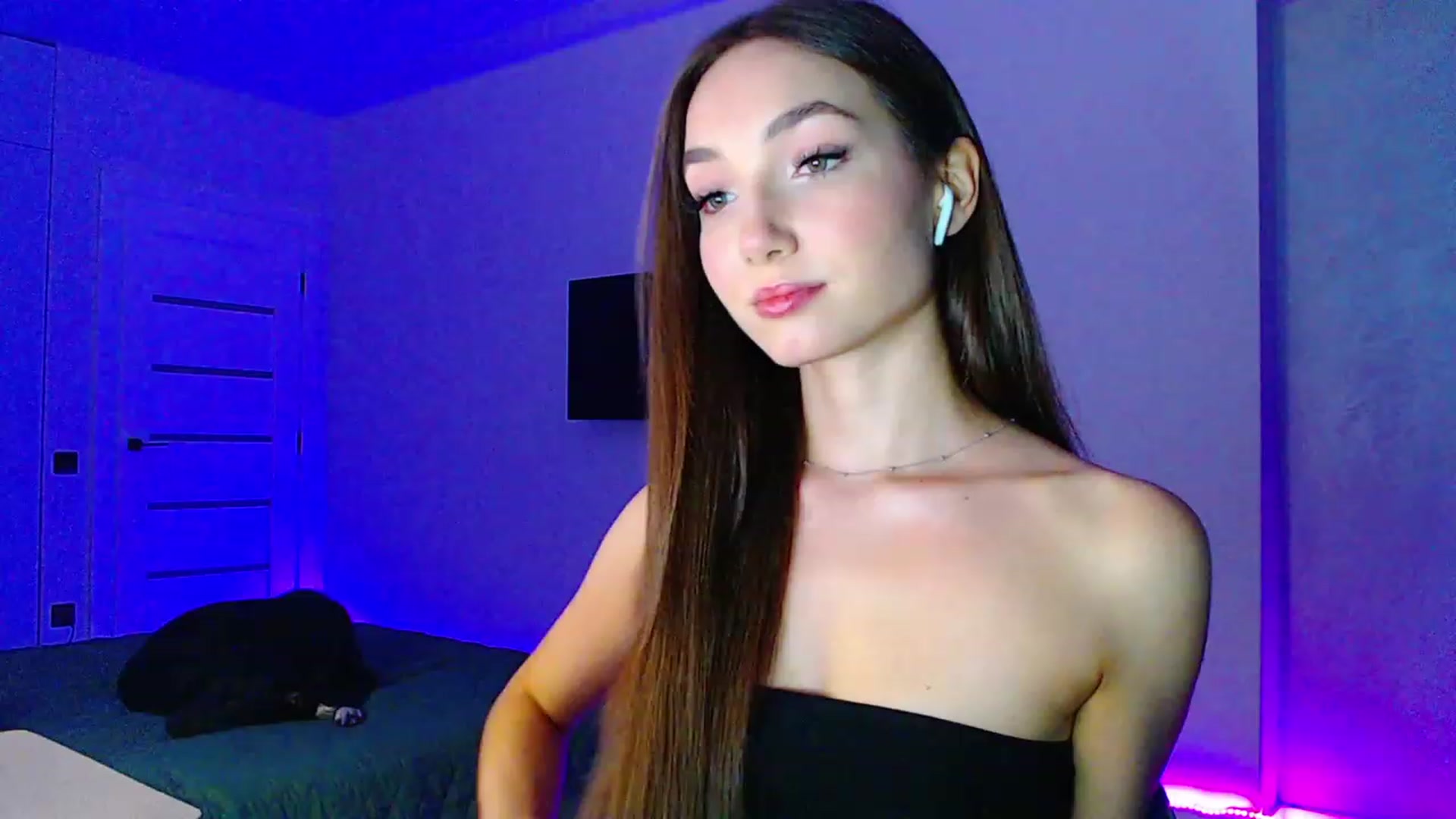 Gallery image thumbnail from Browncat04's myfreecams stream on, 08/31/2023, 15:45 image 6 of 20