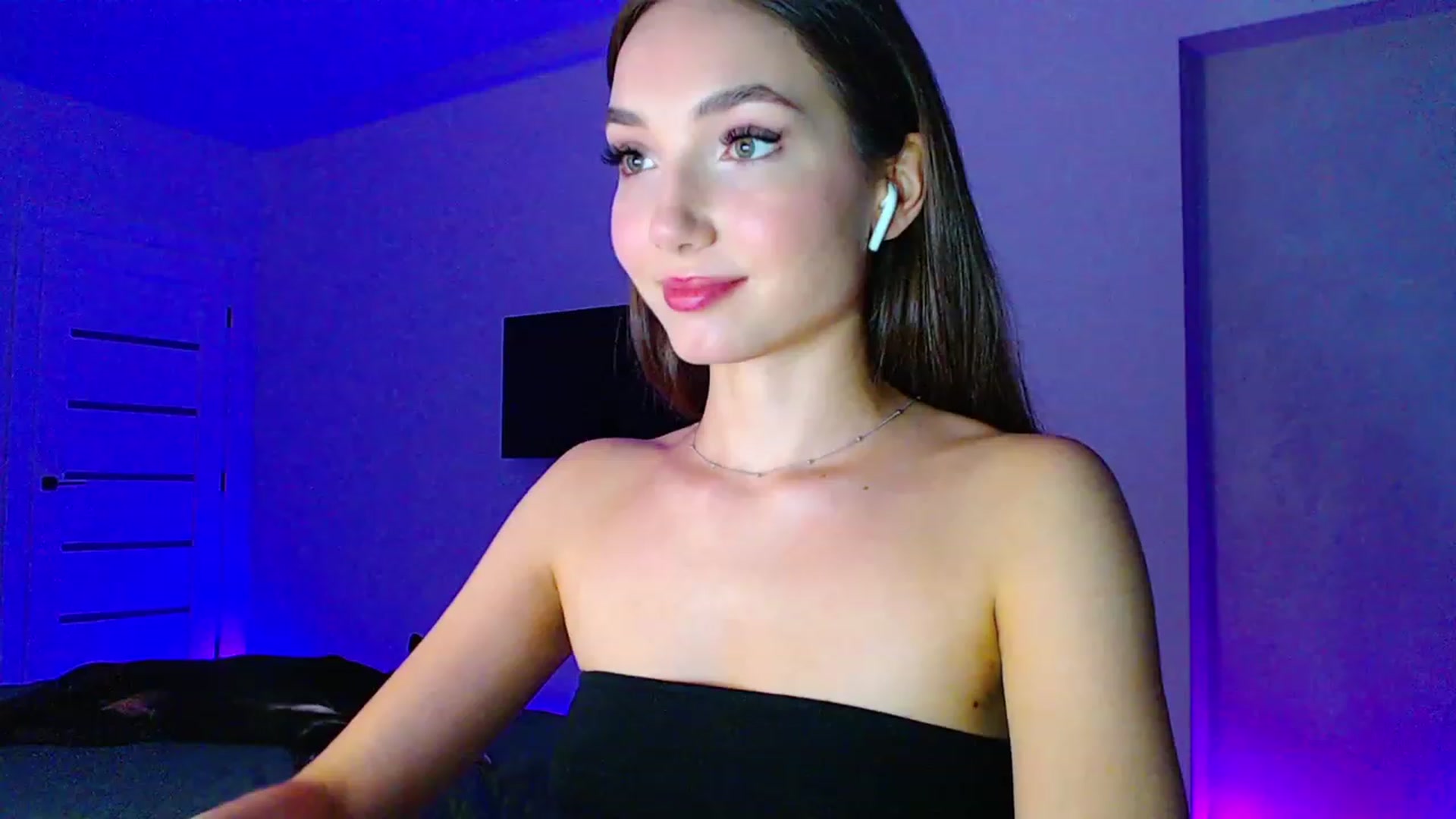 Gallery image thumbnail from Browncat04's myfreecams stream on, 08/31/2023, 16:23 image 2 of 20