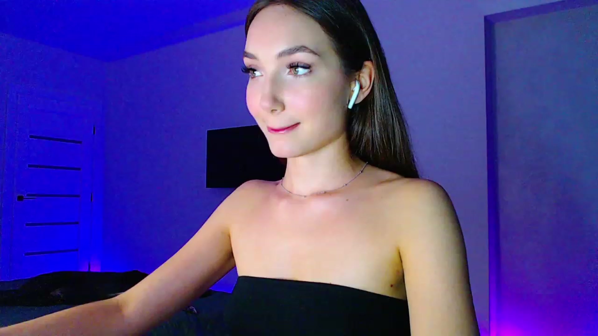 Gallery image thumbnail from Browncat04's myfreecams stream on, 08/31/2023, 16:23 image 3 of 20