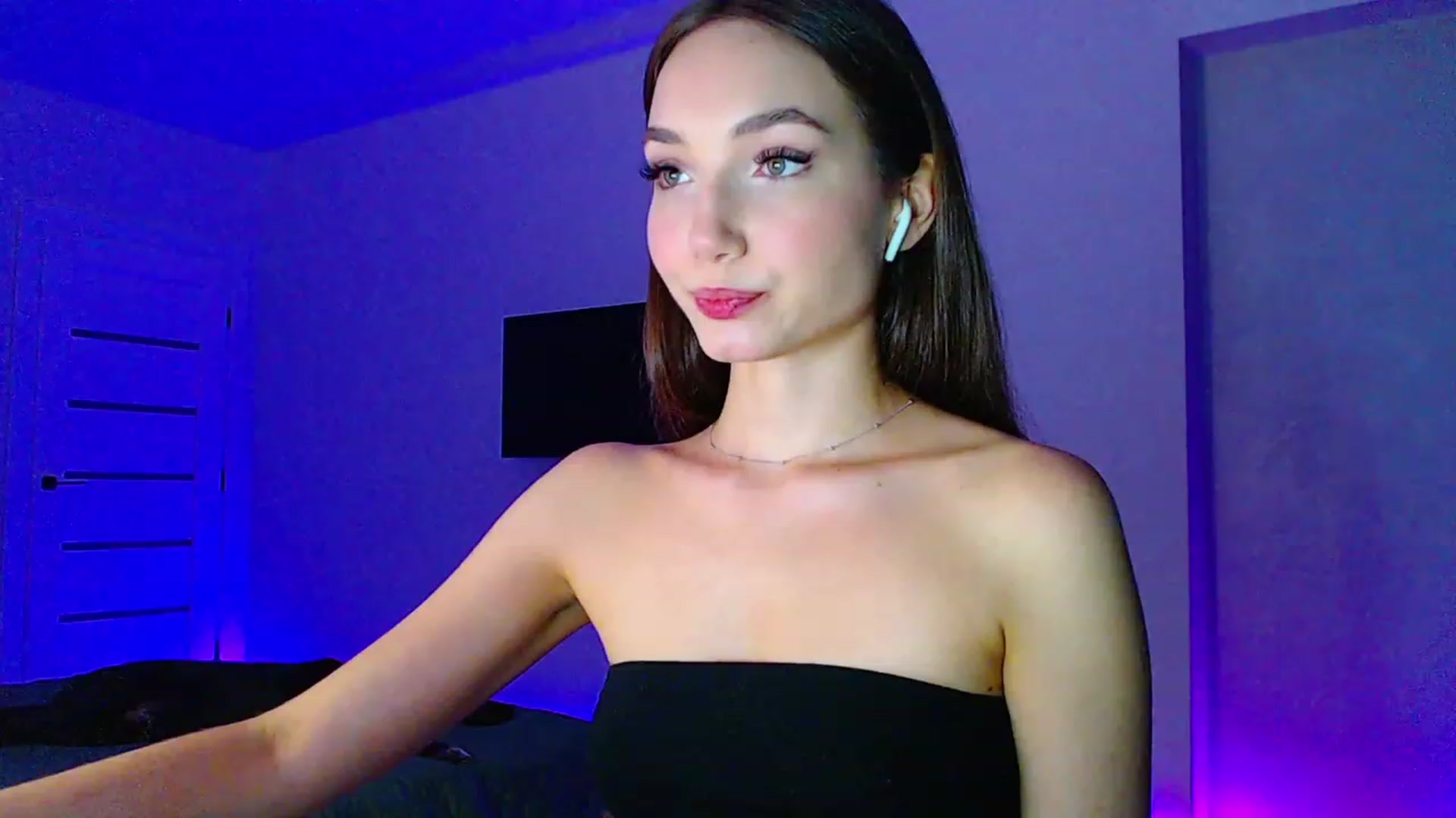 Gallery image thumbnail from Browncat04's myfreecams stream on, 08/31/2023, 16:23 image 8 of 20