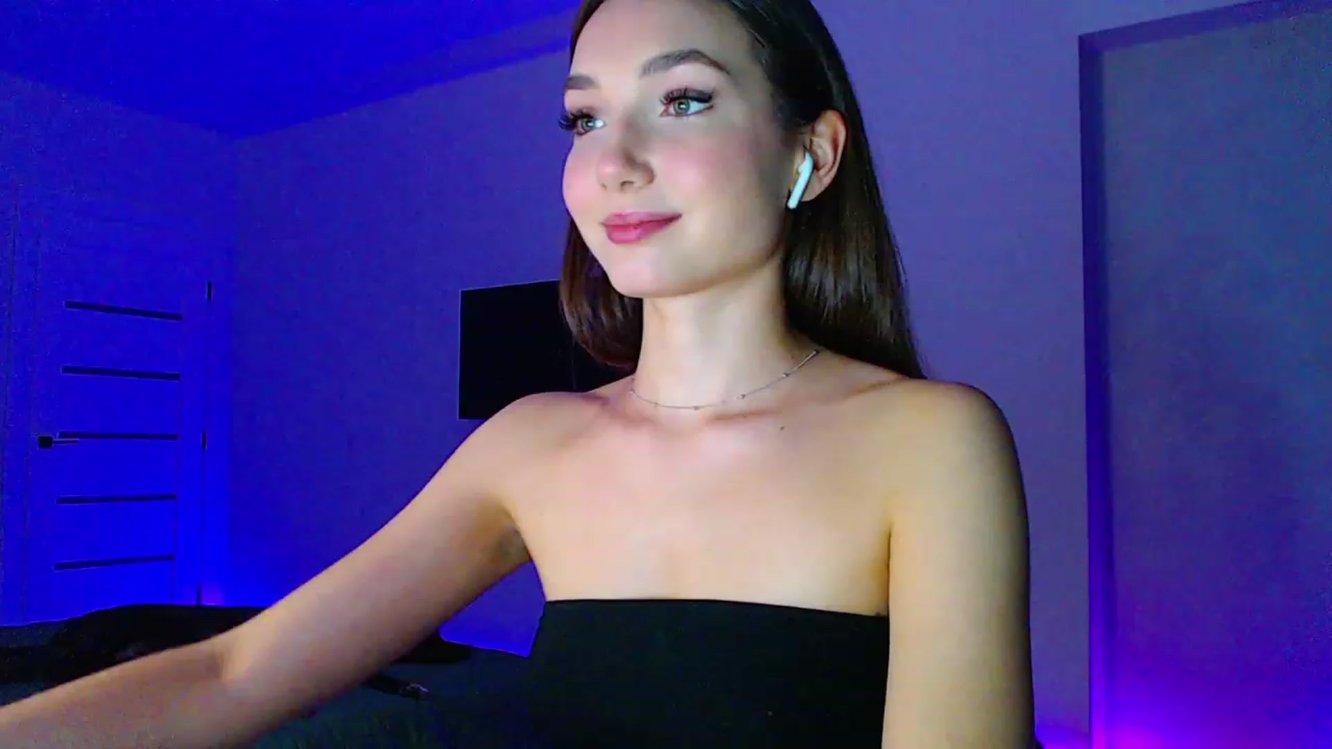 Gallery image thumbnail from Browncat04's myfreecams stream on, 08/31/2023, 16:23 image 11 of 20