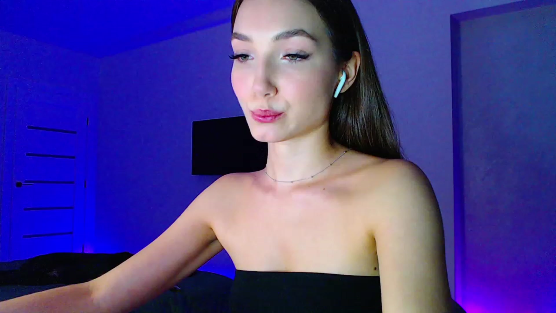 Gallery image thumbnail from Browncat04's myfreecams stream on, 08/31/2023, 16:23 image 6 of 20