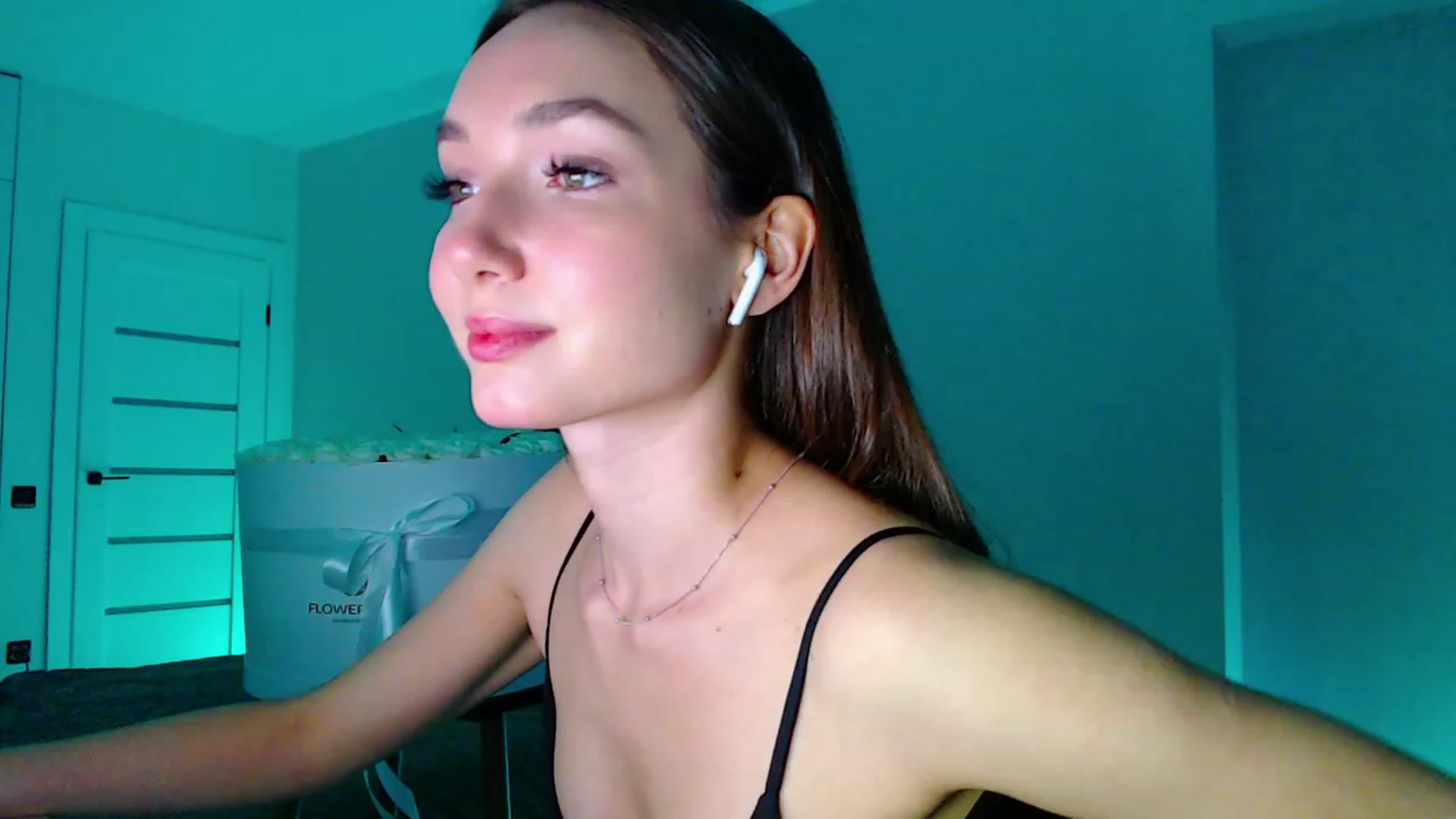 Gallery image thumbnail from Browncat04's myfreecams stream on, 10/03/2023, 16:10 image 7 of 20