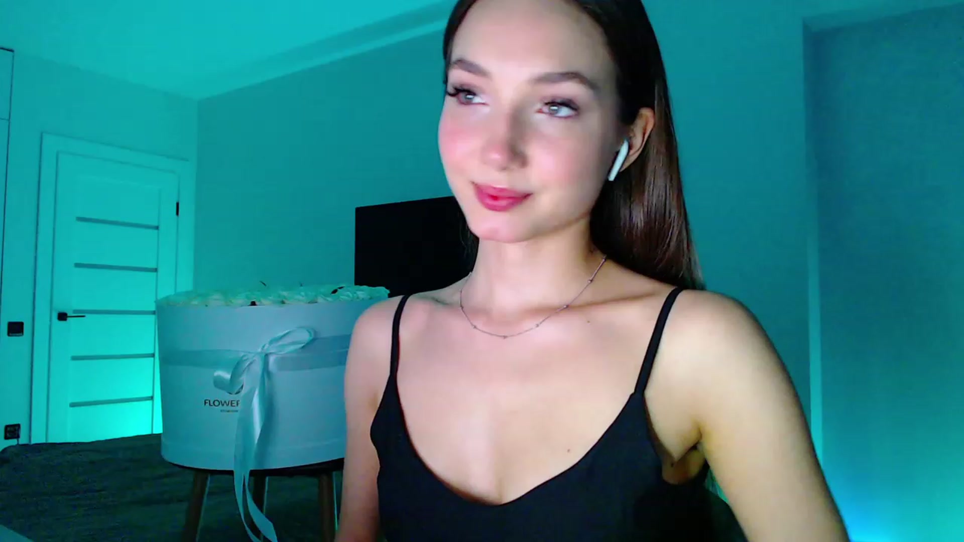 Gallery image thumbnail from Browncat04's myfreecams stream on, 10/03/2023, 16:10 image 5 of 20