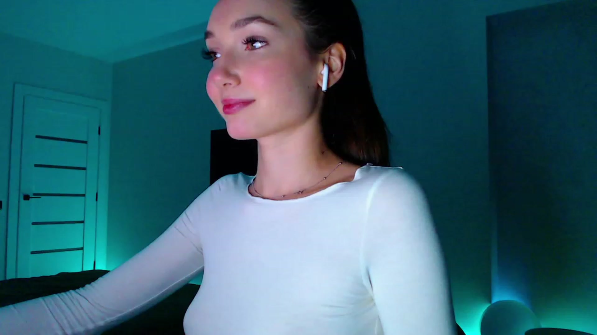 Gallery image thumbnail from Browncat04's myfreecams stream on, 10/06/2023, 16:16 image 5 of 20