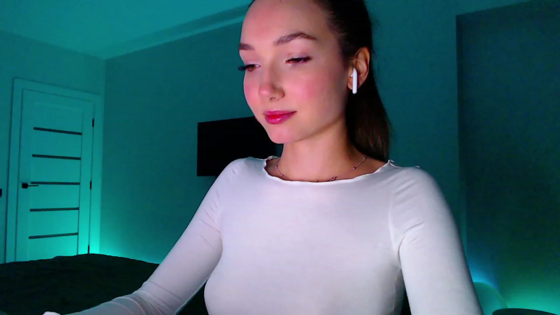 Gallery image thumbnail from Browncat04's myfreecams stream on, 10/06/2023, 16:16 image 4 of 20