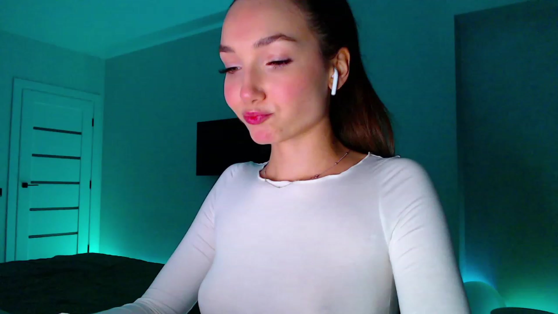 Gallery image thumbnail from Browncat04's myfreecams stream on, 10/06/2023, 16:16 image 2 of 20