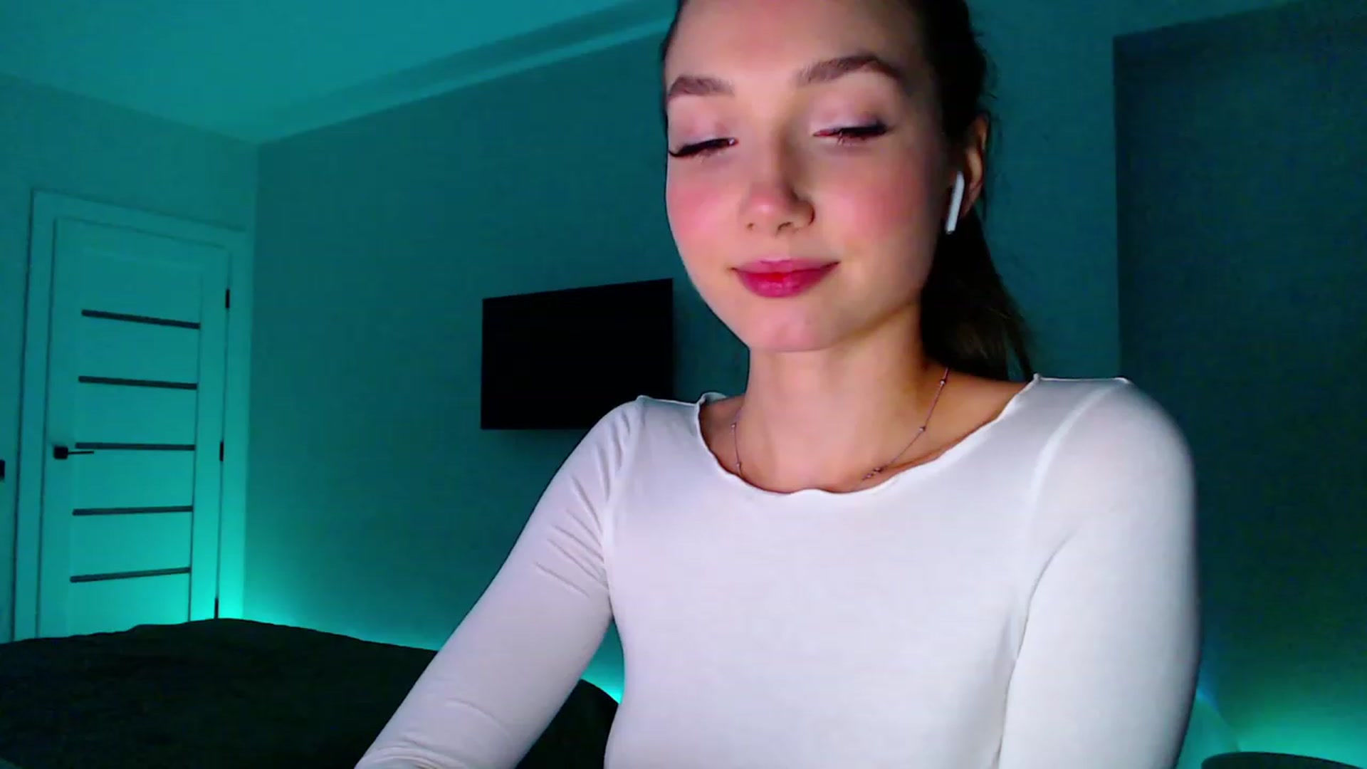Gallery image thumbnail from Browncat04's myfreecams stream on, 10/06/2023, 16:58 image 2 of 20