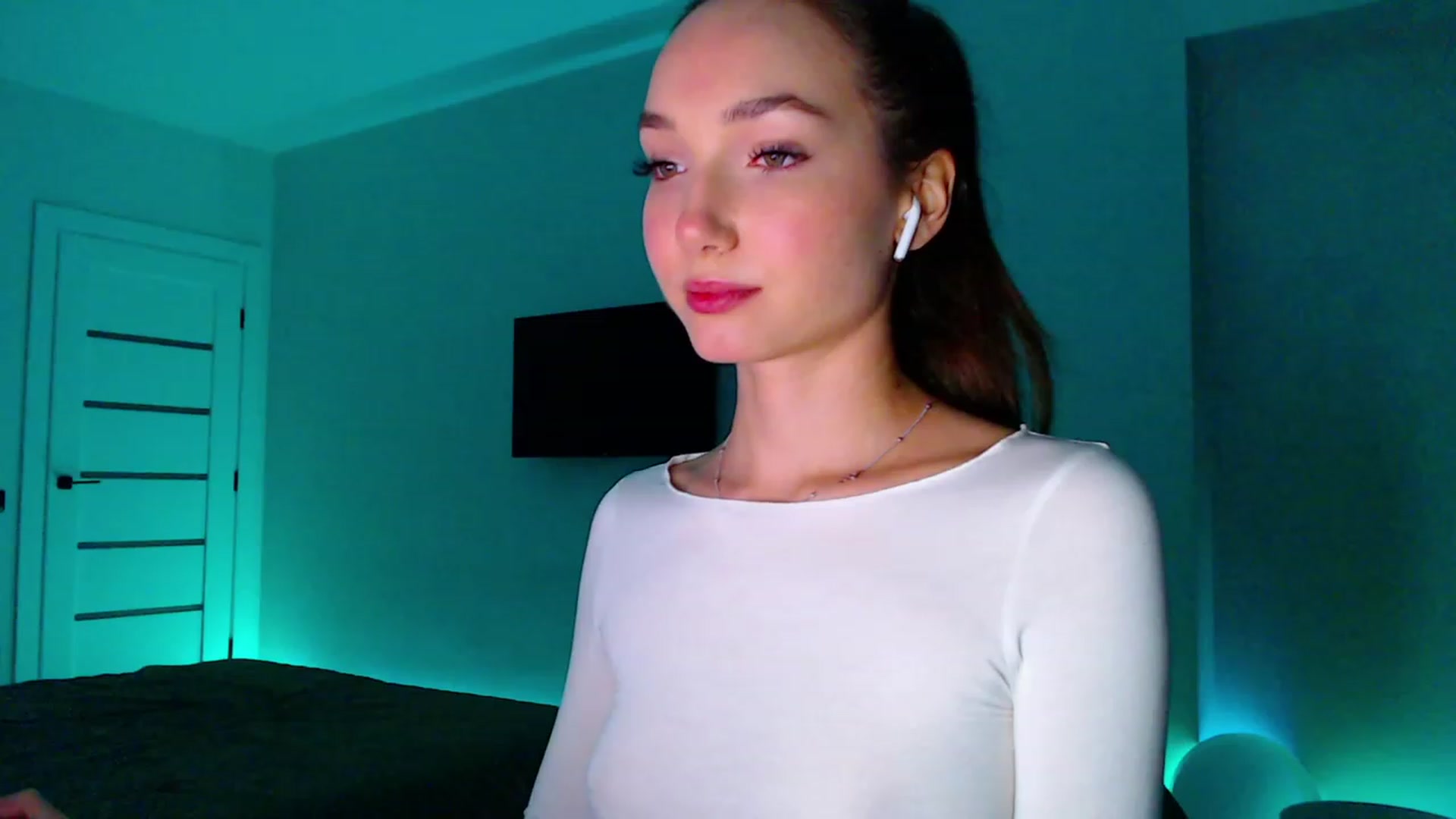 Gallery image thumbnail from Browncat04's myfreecams stream on, 10/06/2023, 16:58 image 3 of 20