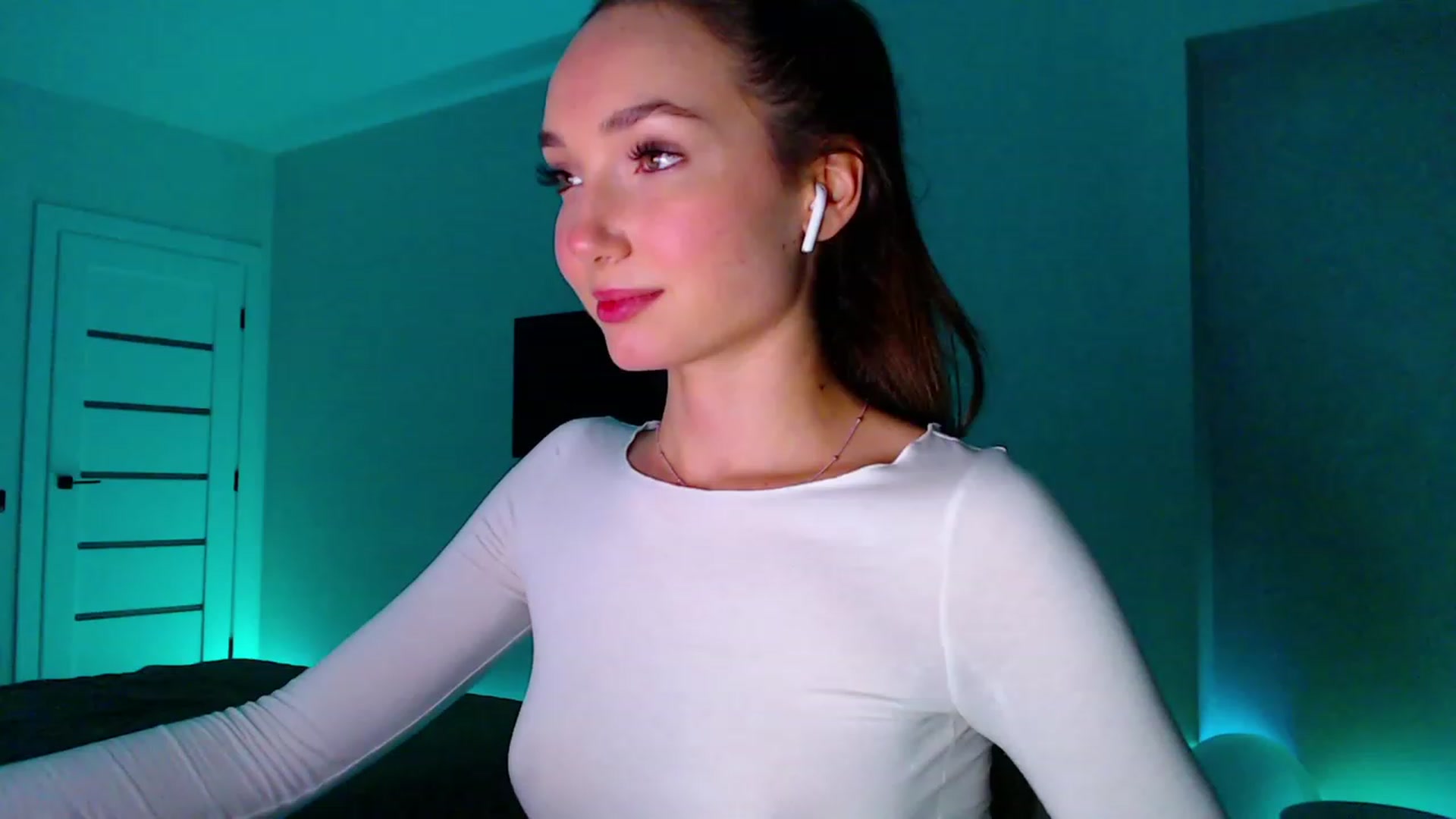 Gallery image thumbnail from Browncat04's myfreecams stream on, 10/06/2023, 16:58 image 17 of 20