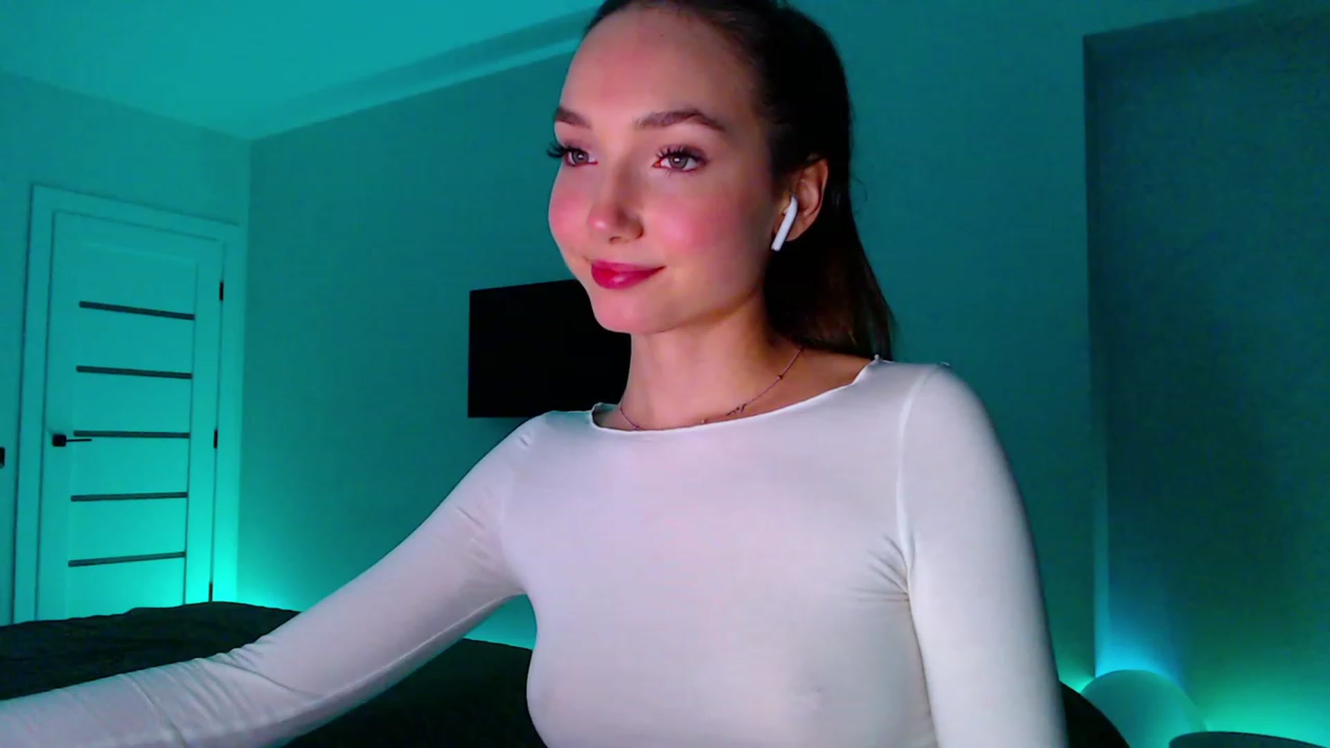 Gallery image thumbnail from Browncat04's myfreecams stream on, 10/06/2023, 17:25 image 20 of 20