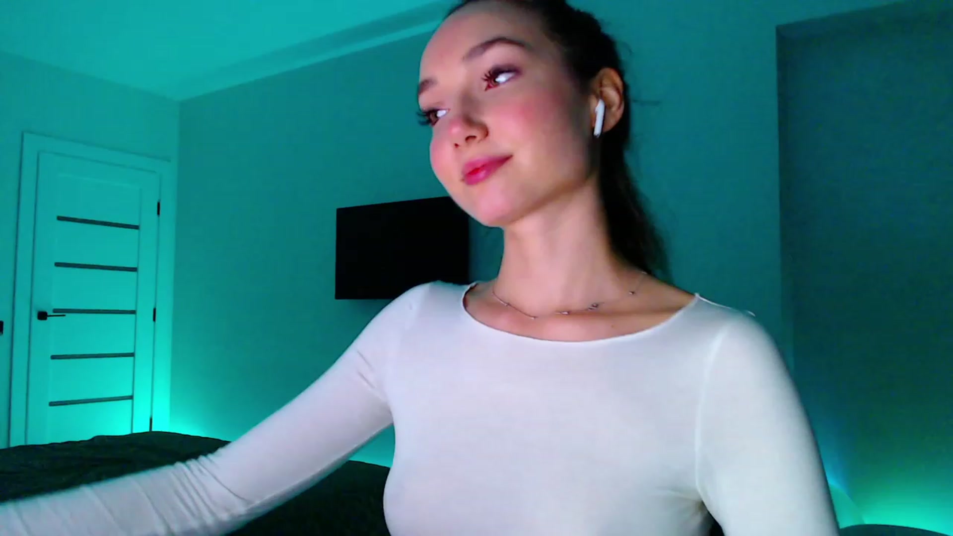 Gallery image thumbnail from Browncat04's myfreecams stream on, 10/06/2023, 17:25 image 7 of 20