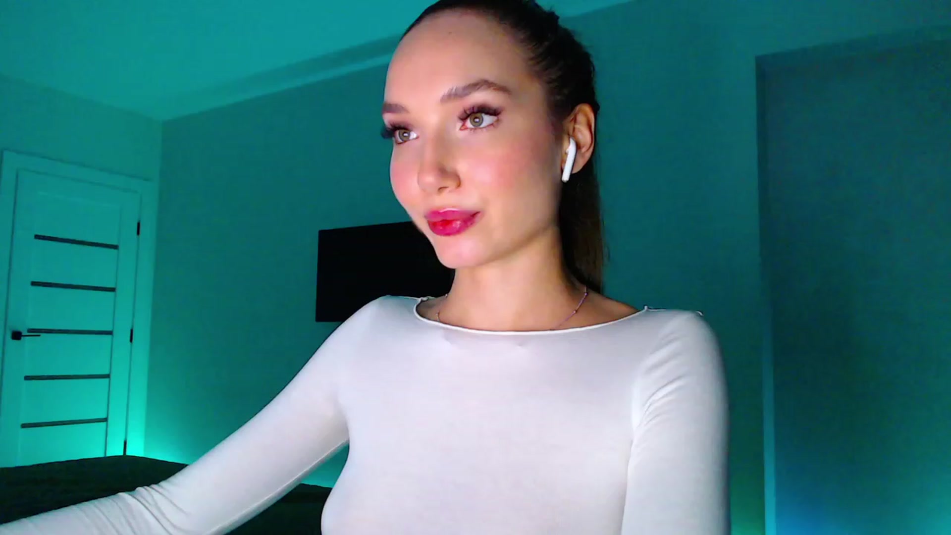 Gallery image thumbnail from Browncat04's myfreecams stream on, 10/18/2023, 15:48 image 9 of 20