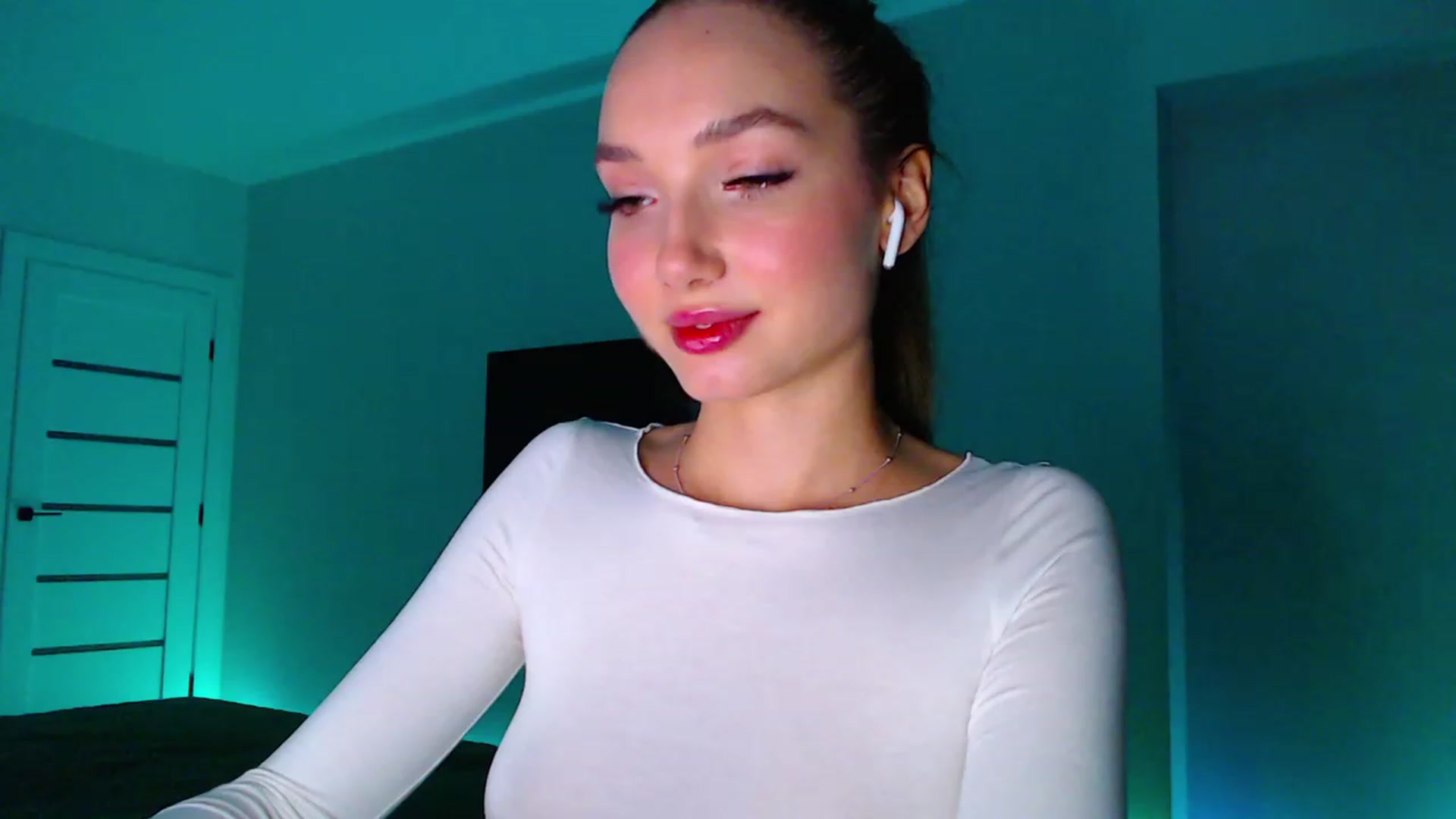 Gallery image thumbnail from Browncat04's myfreecams stream on, 10/18/2023, 15:48 image 5 of 20