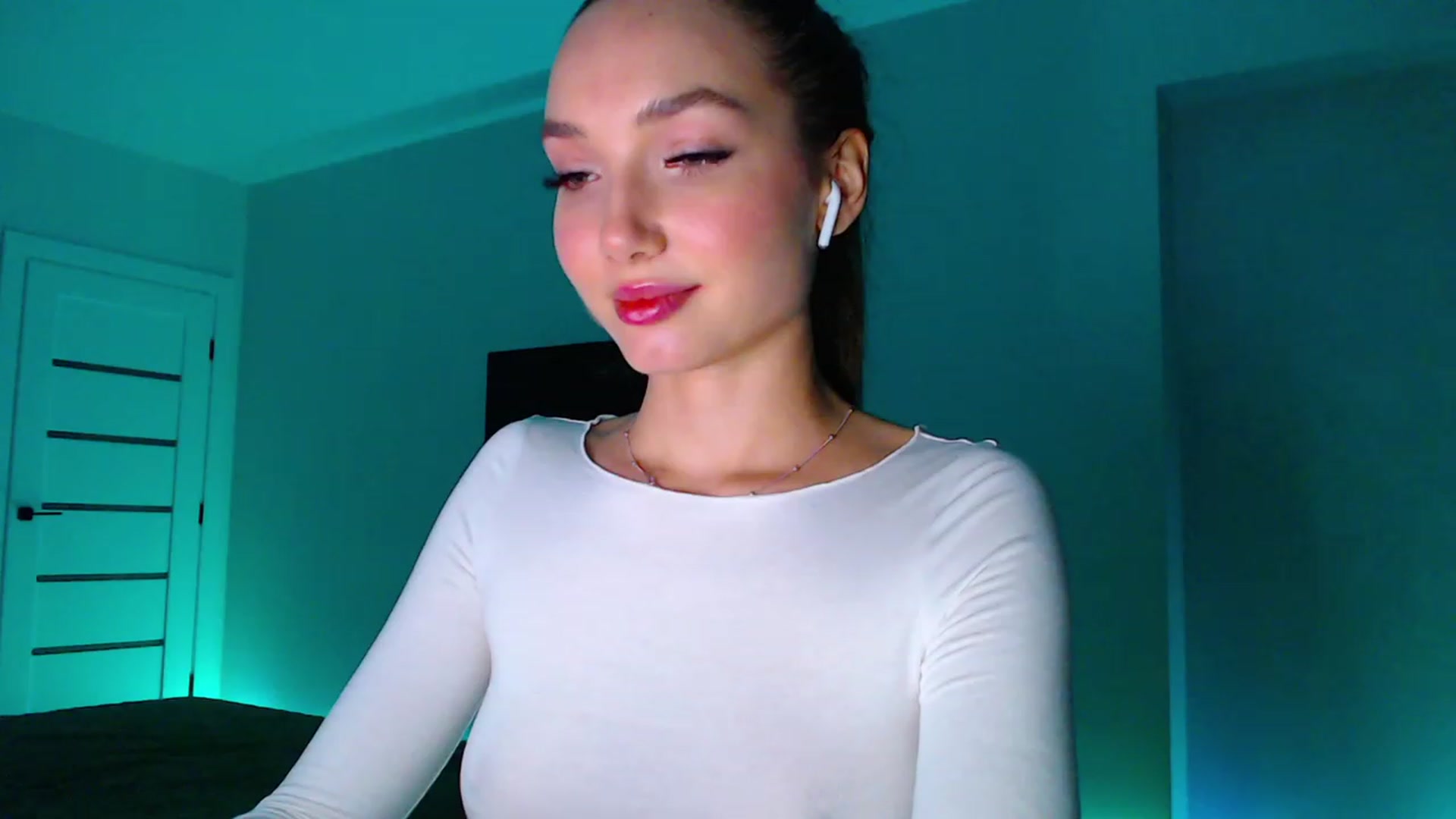 Gallery image thumbnail from Browncat04's myfreecams stream on, 10/18/2023, 15:48 image 14 of 20