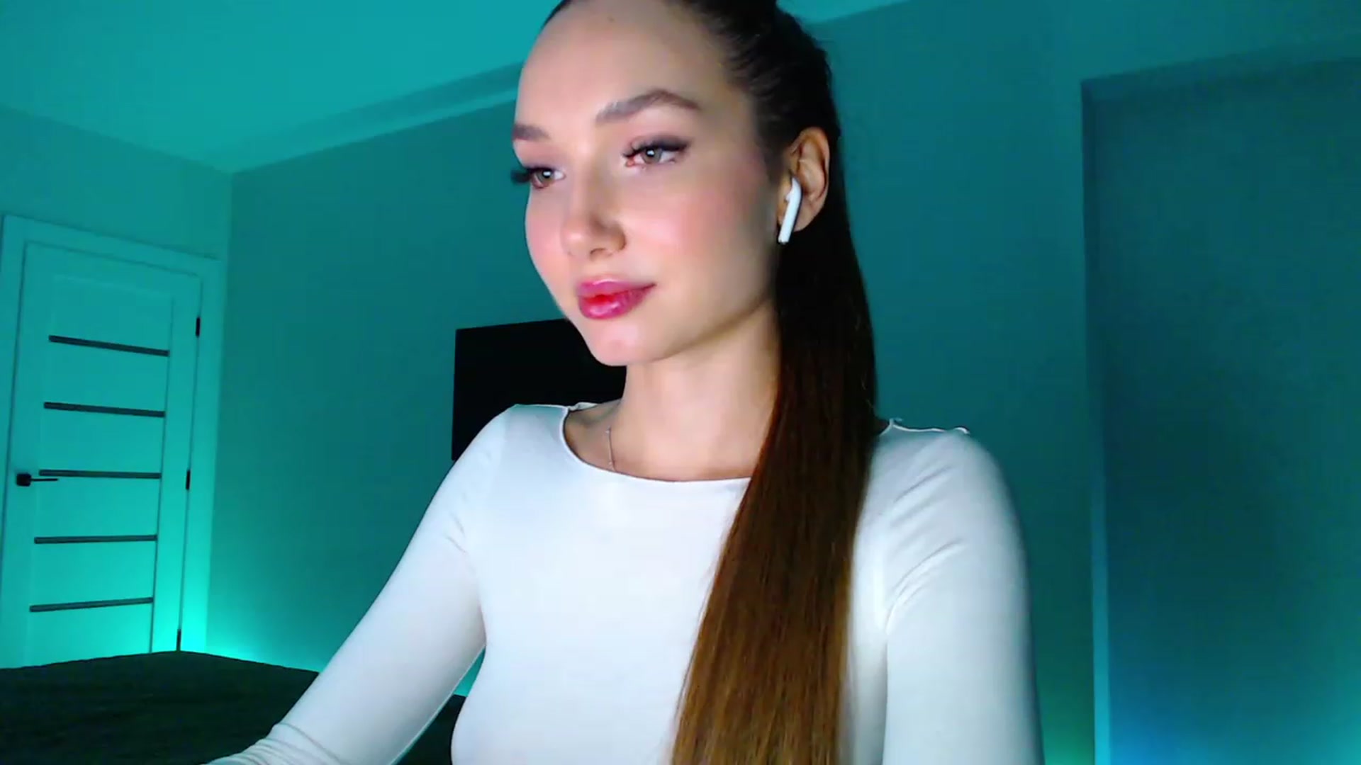 Gallery image thumbnail from Browncat04's myfreecams stream on, 10/18/2023, 15:48 image 12 of 20