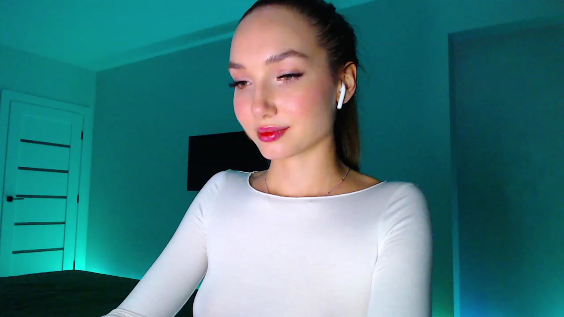 Gallery image thumbnail from Browncat04's myfreecams stream on, 10/18/2023, 15:48 image 6 of 20