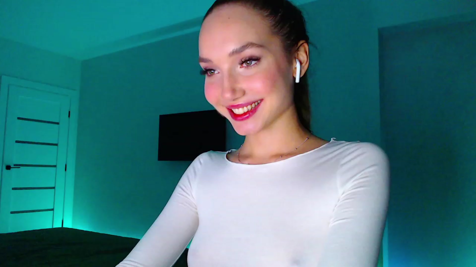 Gallery image thumbnail from Browncat04's myfreecams stream on, 10/18/2023, 15:48 image 4 of 20